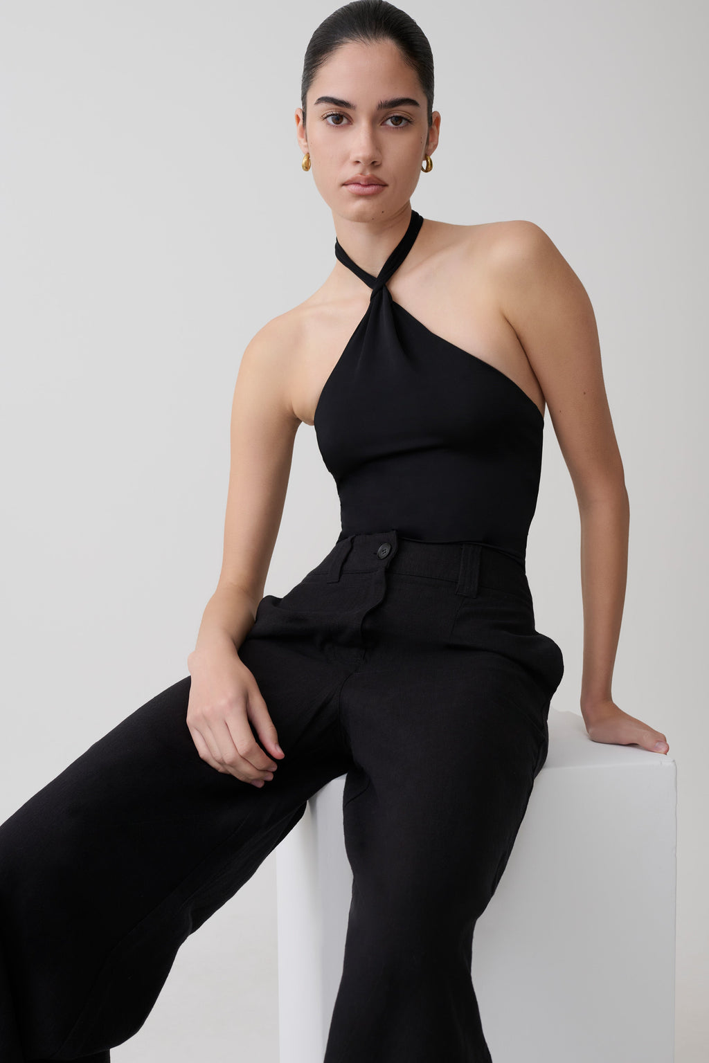 Bambi Twisted Neck Bodysuit in Black – Chic&Drifts