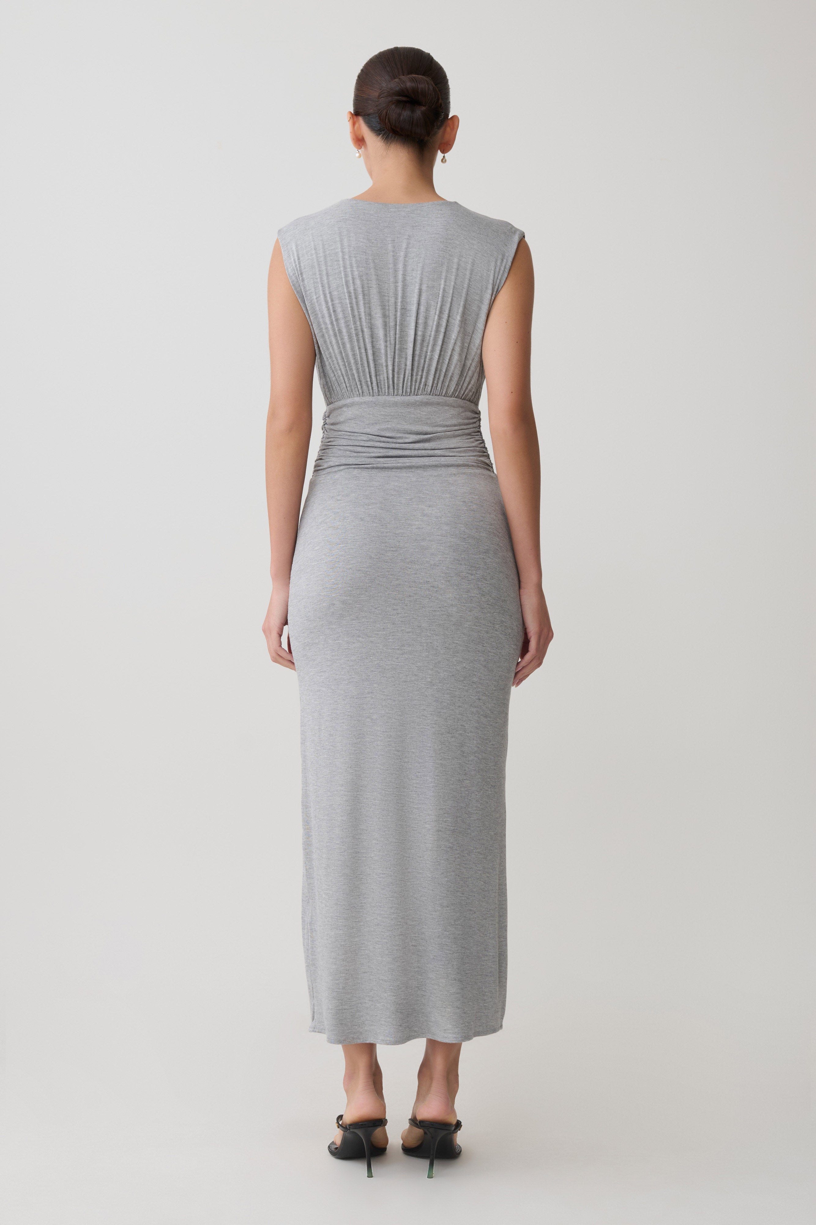 Kura Ruched Modal Sleeveless Midi Dress in Grey Marle – Chic&Drifts