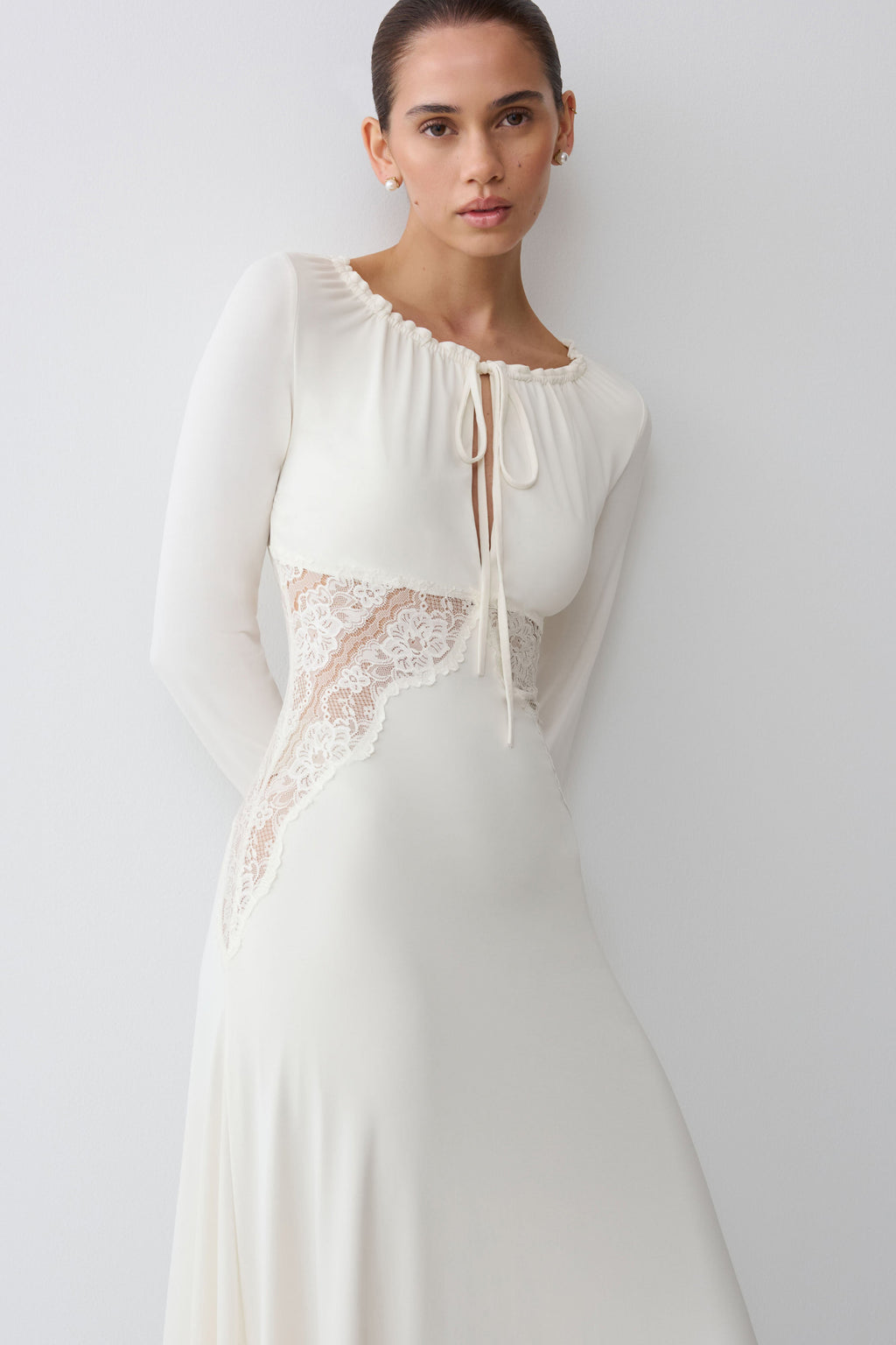 Elethea Lace Slinky Maxi Dress in Ivory – Chic&Drifts