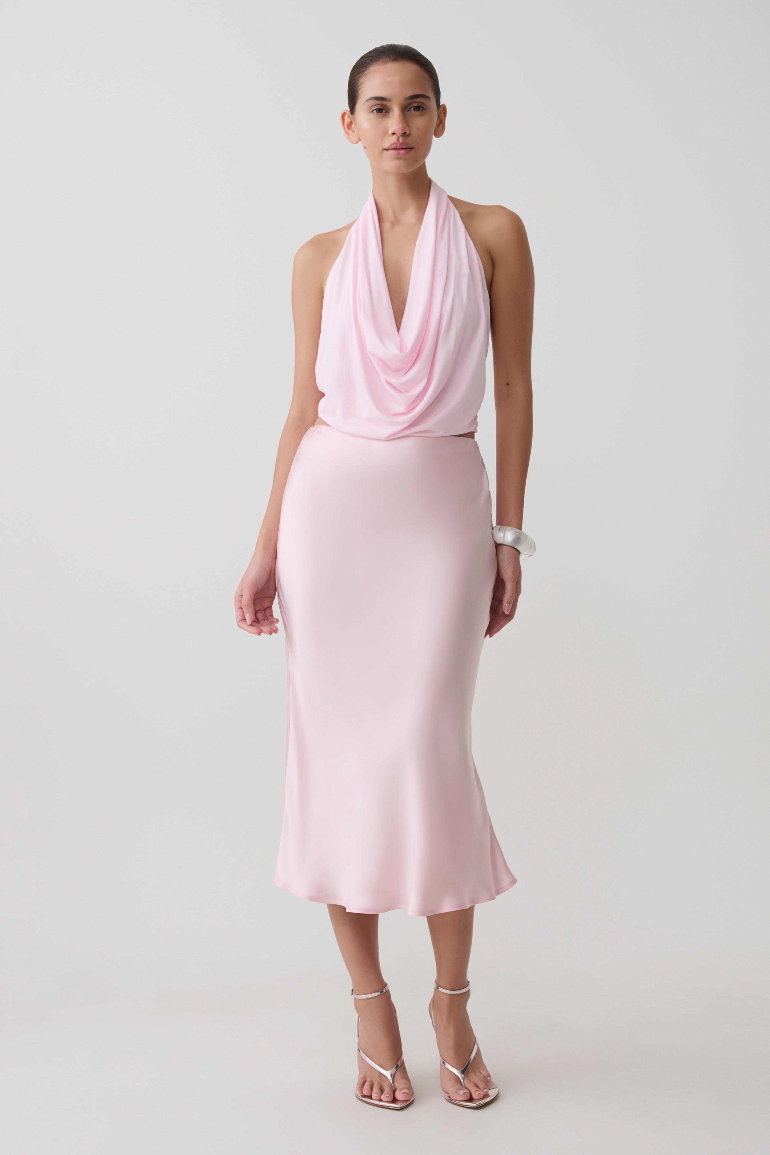 Hattie Satin Midi Skirt in Pale Pink – Chic&Drifts
