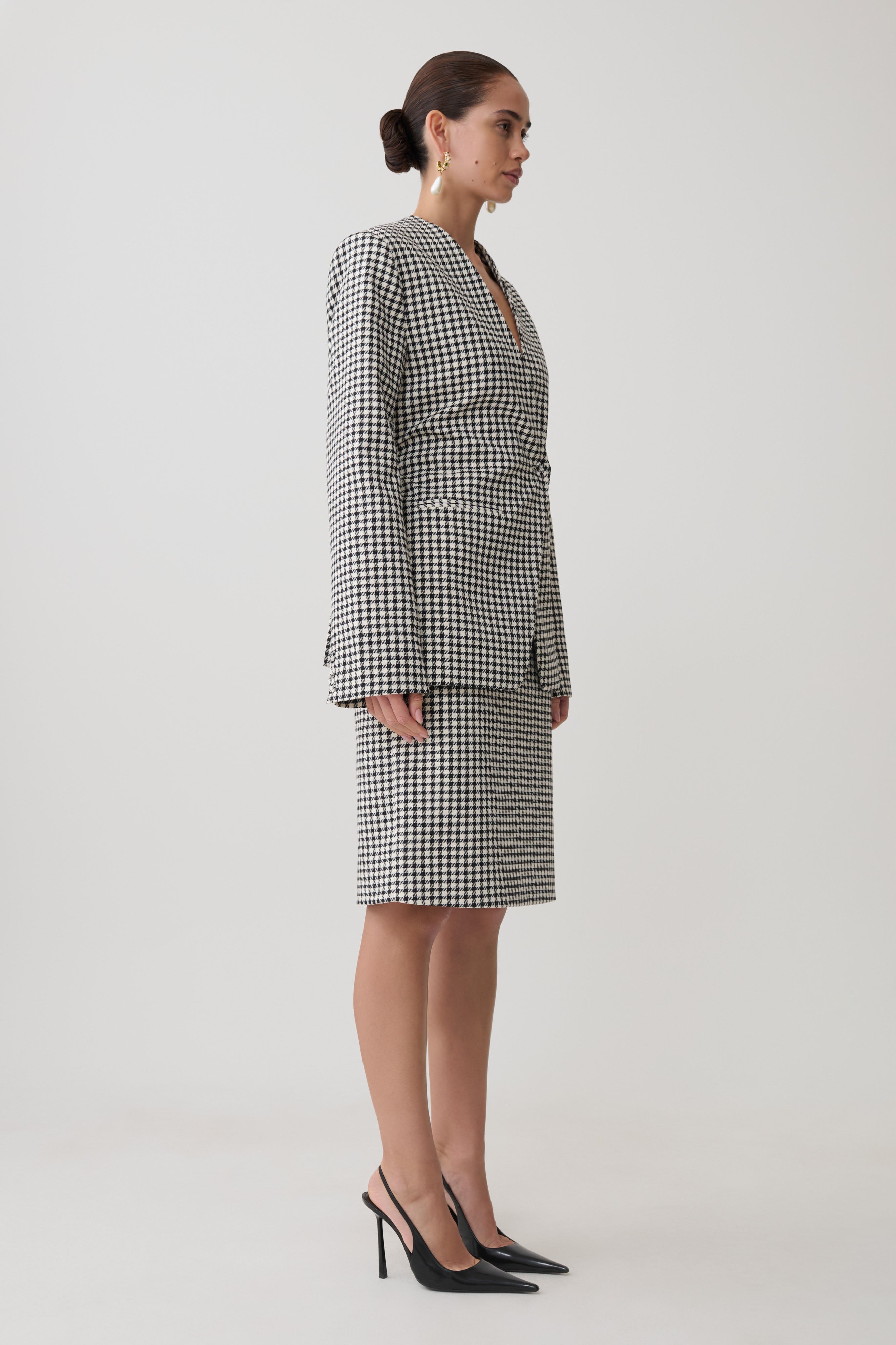 Darcie Drop Shoulder Suiting Blazer in Houndstooth – Chic&Drifts