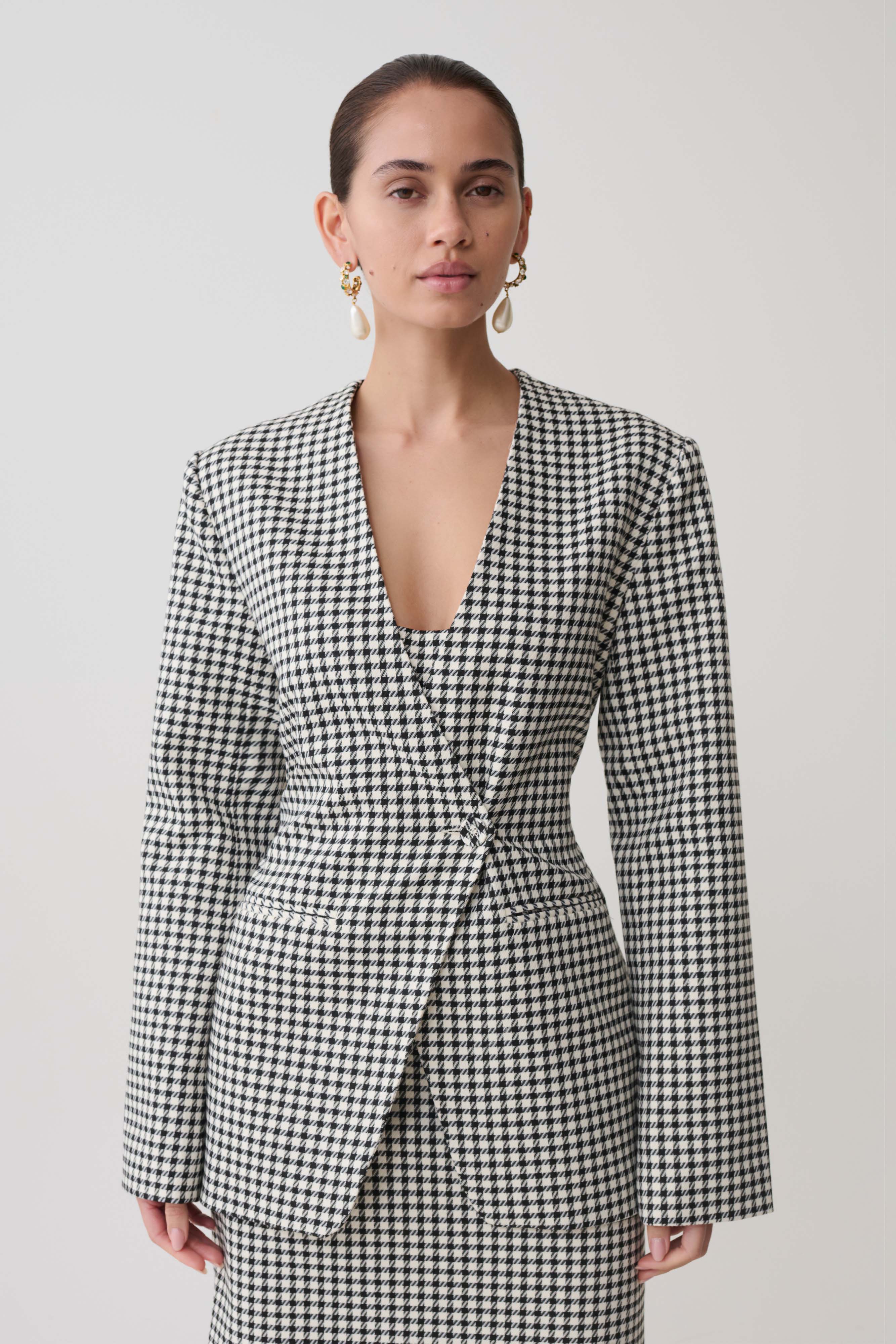 Darcie Drop Shoulder Suiting Blazer in Houndstooth – Chic&Drifts
