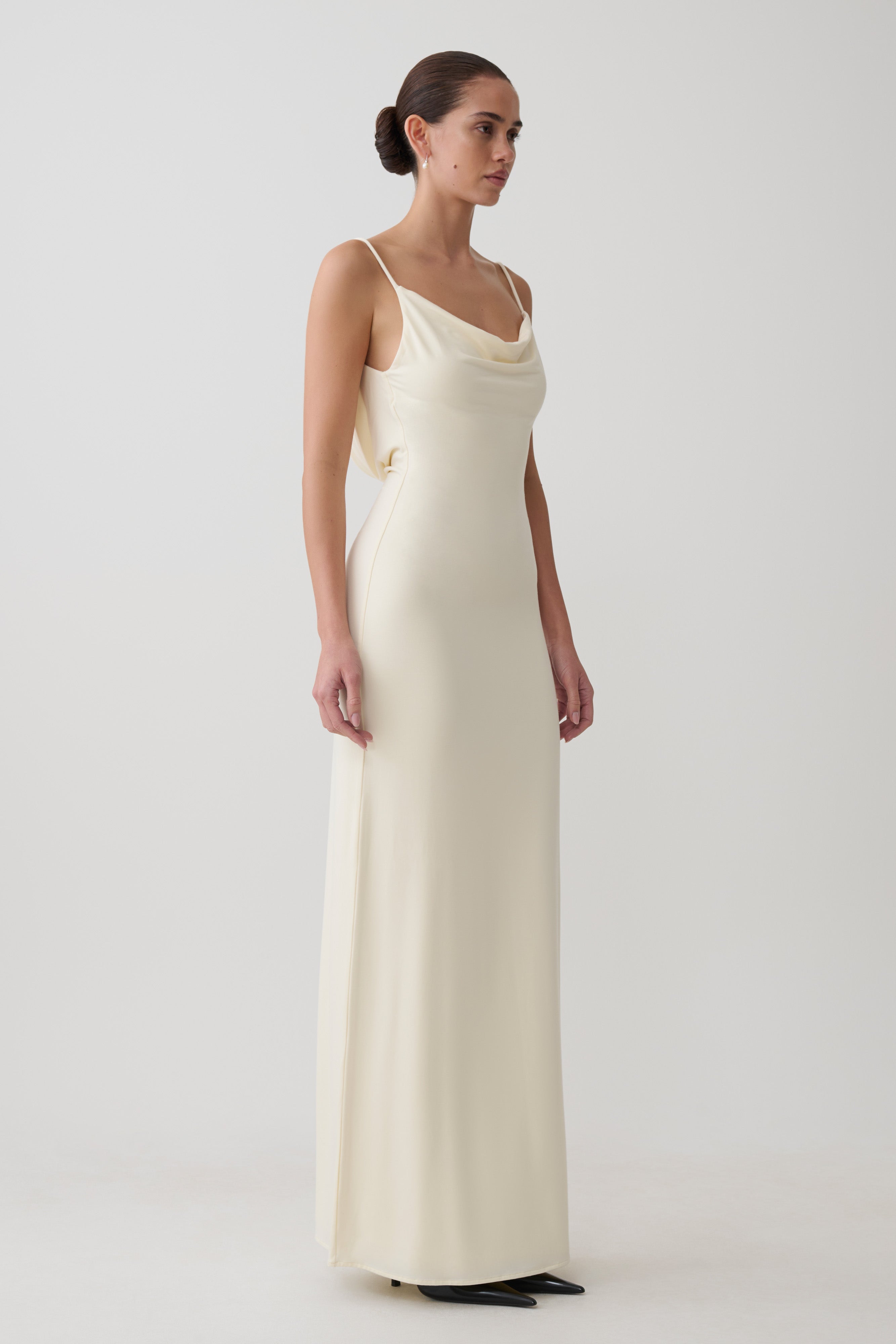 Joni Cowl Maxi Dress in Ivory – Chic&Drifts