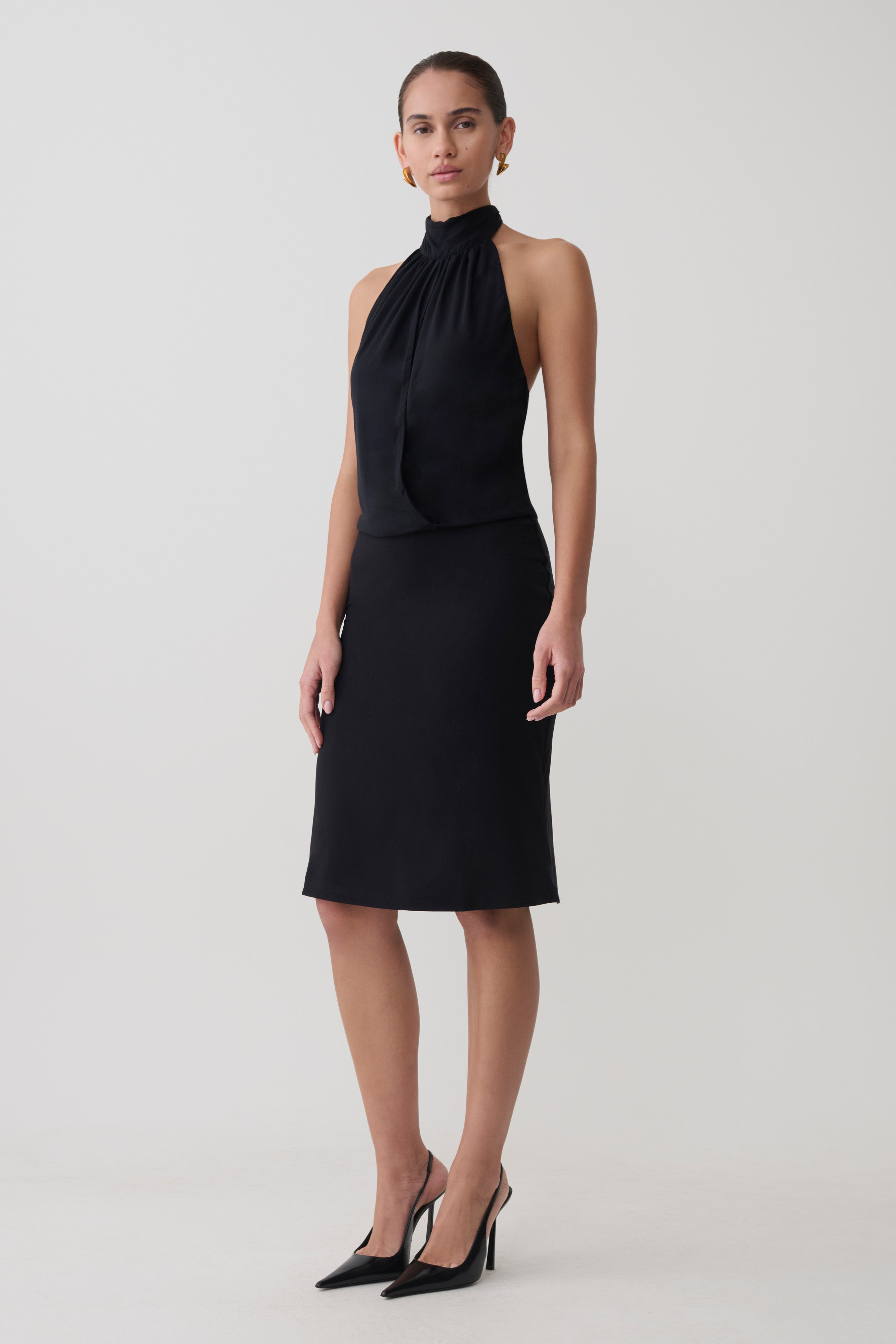 Maki Viscose Sleeveless Halter Top in Black – Chic&Drifts