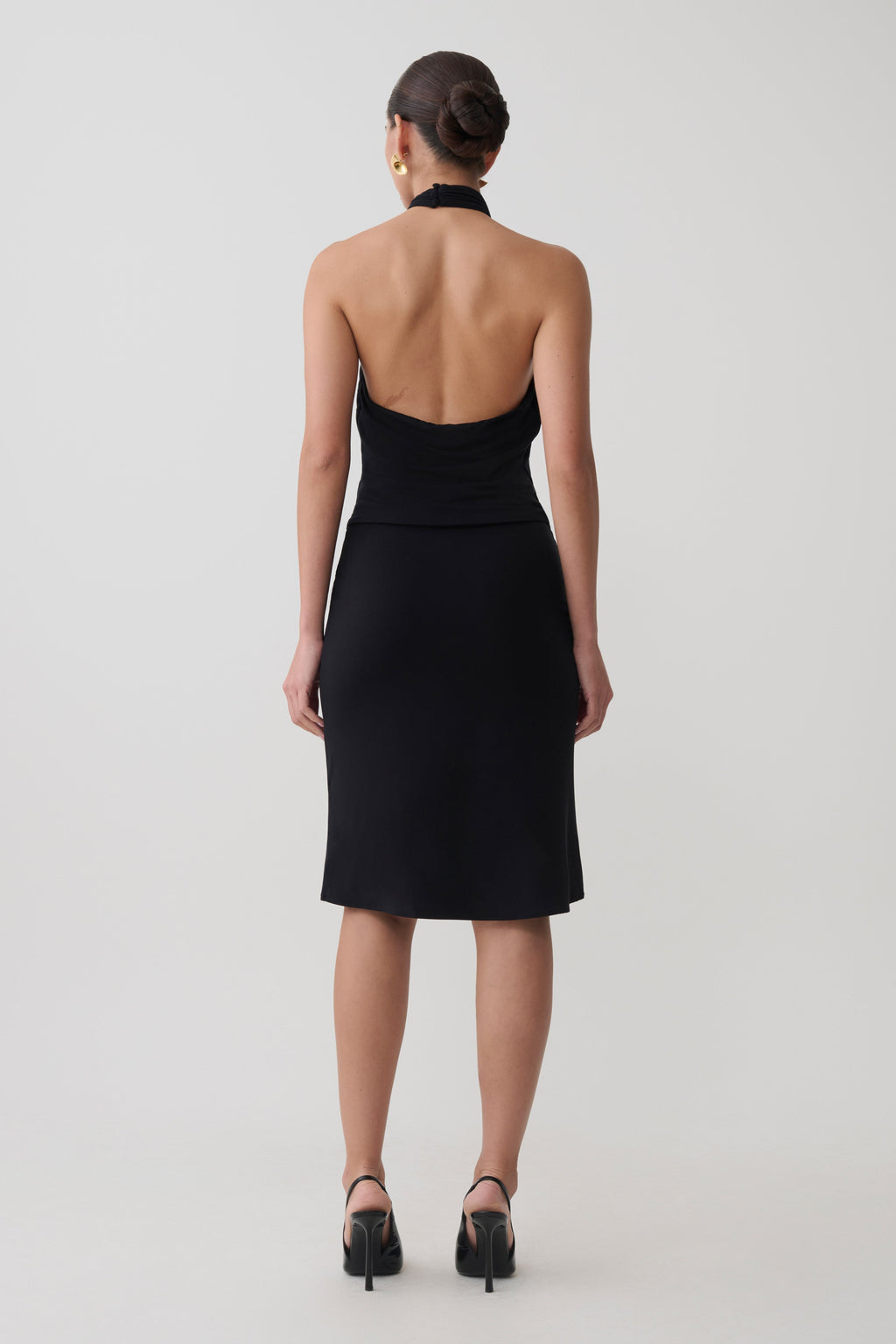 Maki Viscose Sleeveless Halter Top in Black – Chic&Drifts