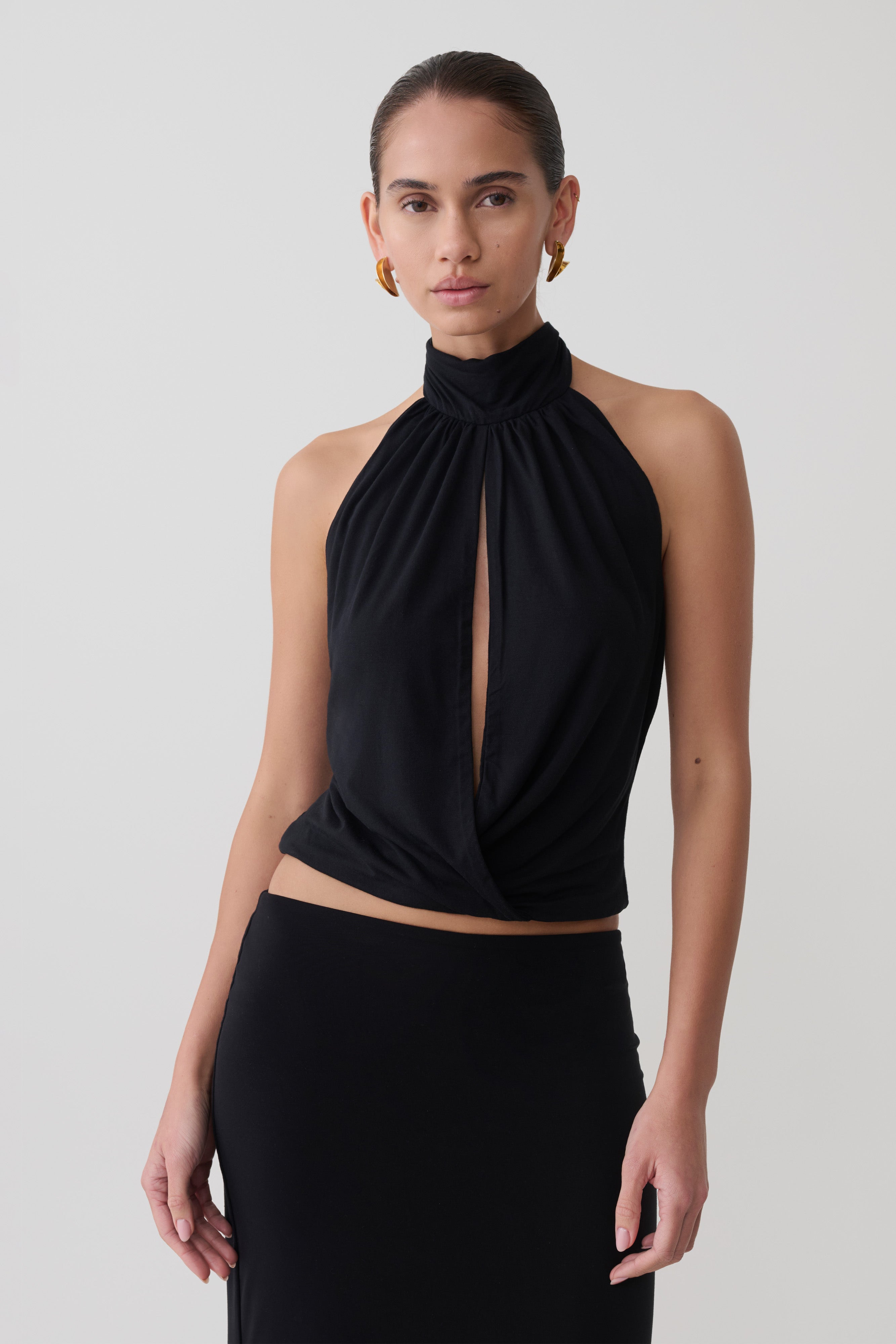 Maki Viscose Sleeveless Halter Top in Black – Chic&Drifts