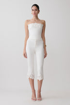 Tillie Flower Embroidery Denim Capris in White – Chic&Drifts