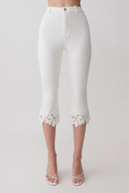 Tillie Flower Embroidery Denim Capris in White – Chic&Drifts