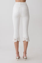 Tillie Flower Embroidery Denim Capris in White – Chic&Drifts