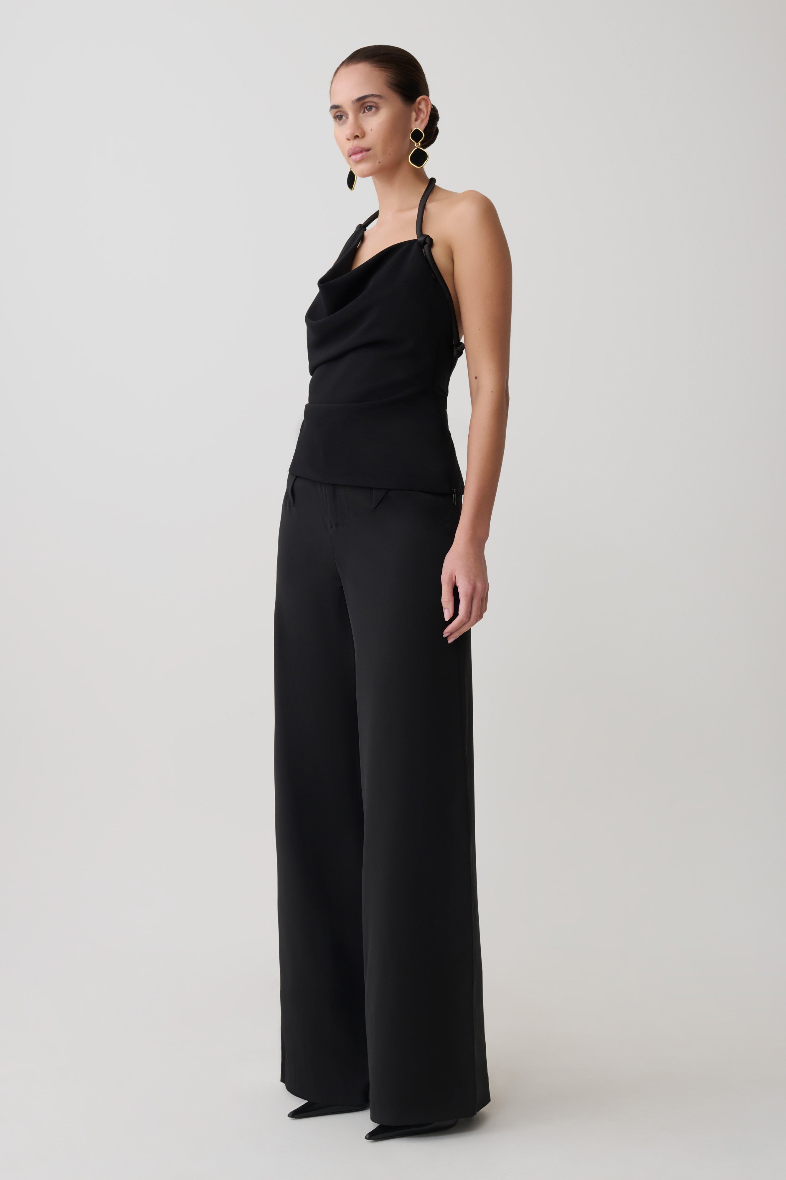 Gracie Halter Neck Asymmetrical Top in Black – Chic&Drifts