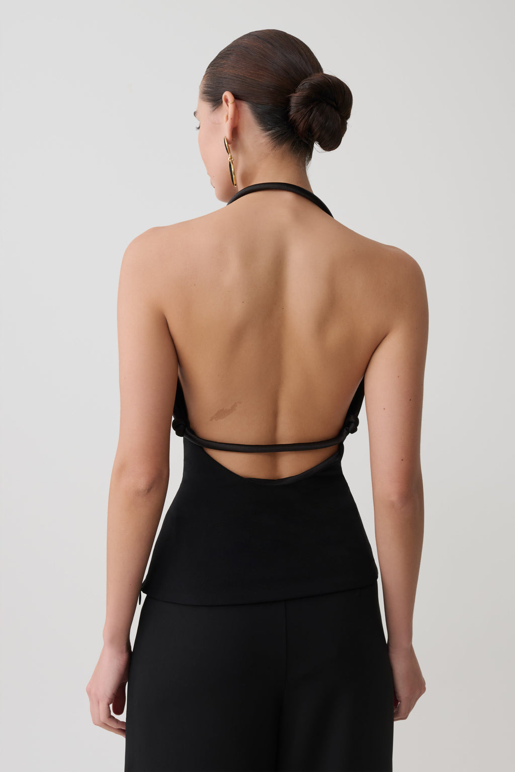 Gracie Halter Neck Asymmetrical Top in Black – Chic&Drifts