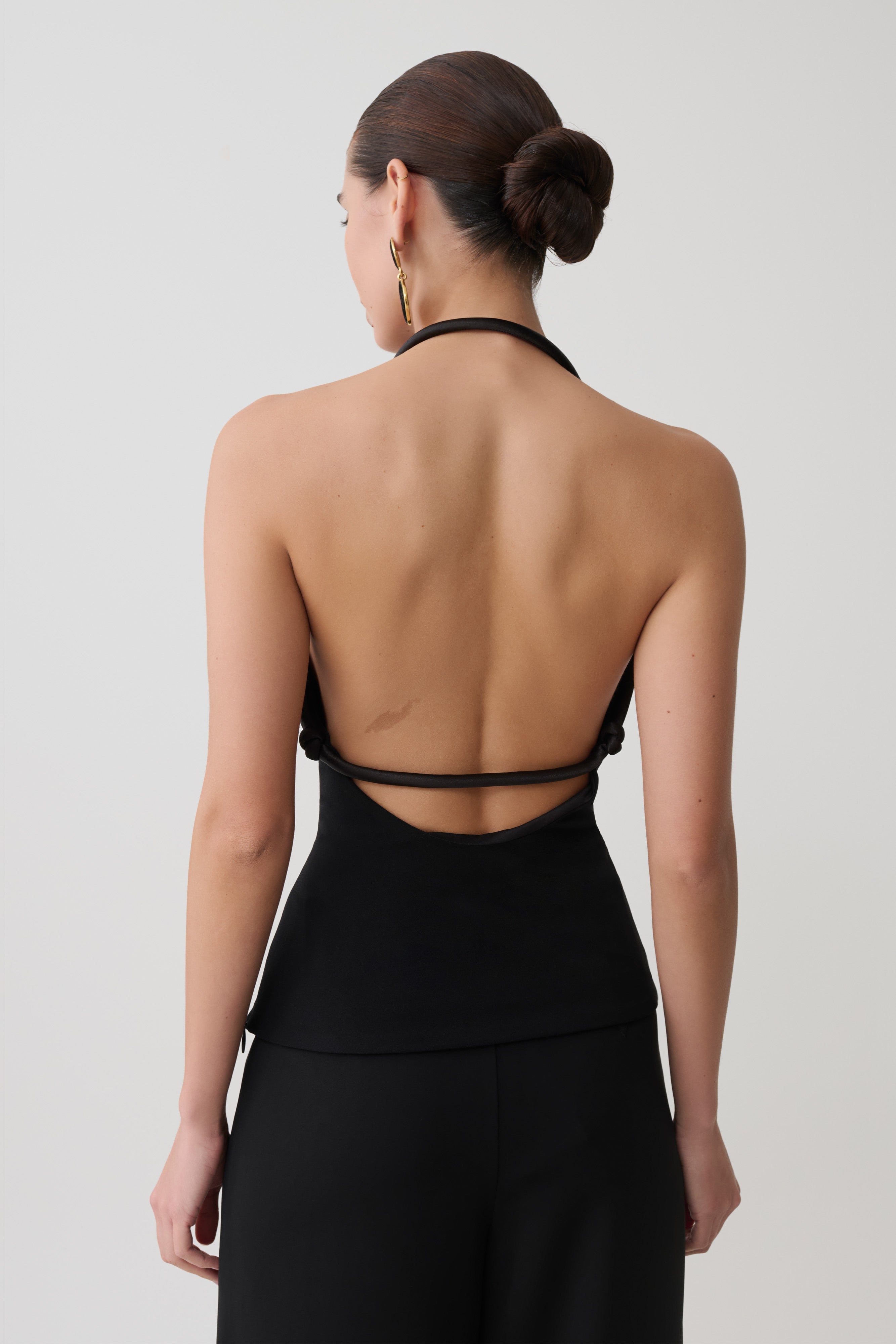 Gracie Halter Neck Asymmetrical Top in Black – Chic&Drifts