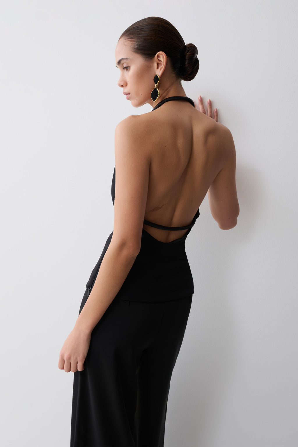 Gracie Halter Neck Asymmetrical Top in Black – Chic&Drifts