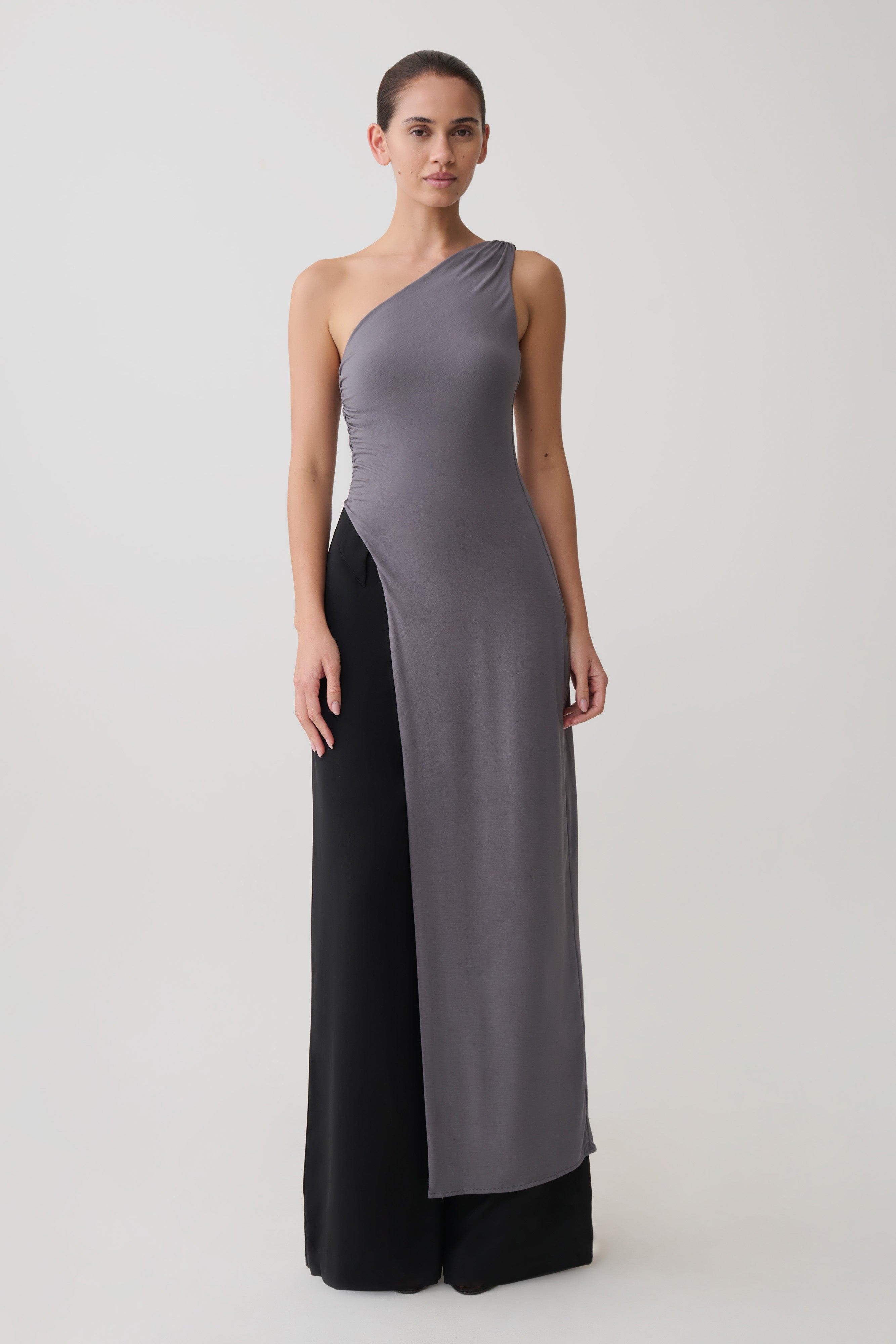 Coriona Long Line Top With Front Cut Out in Grey – Chic&Drifts