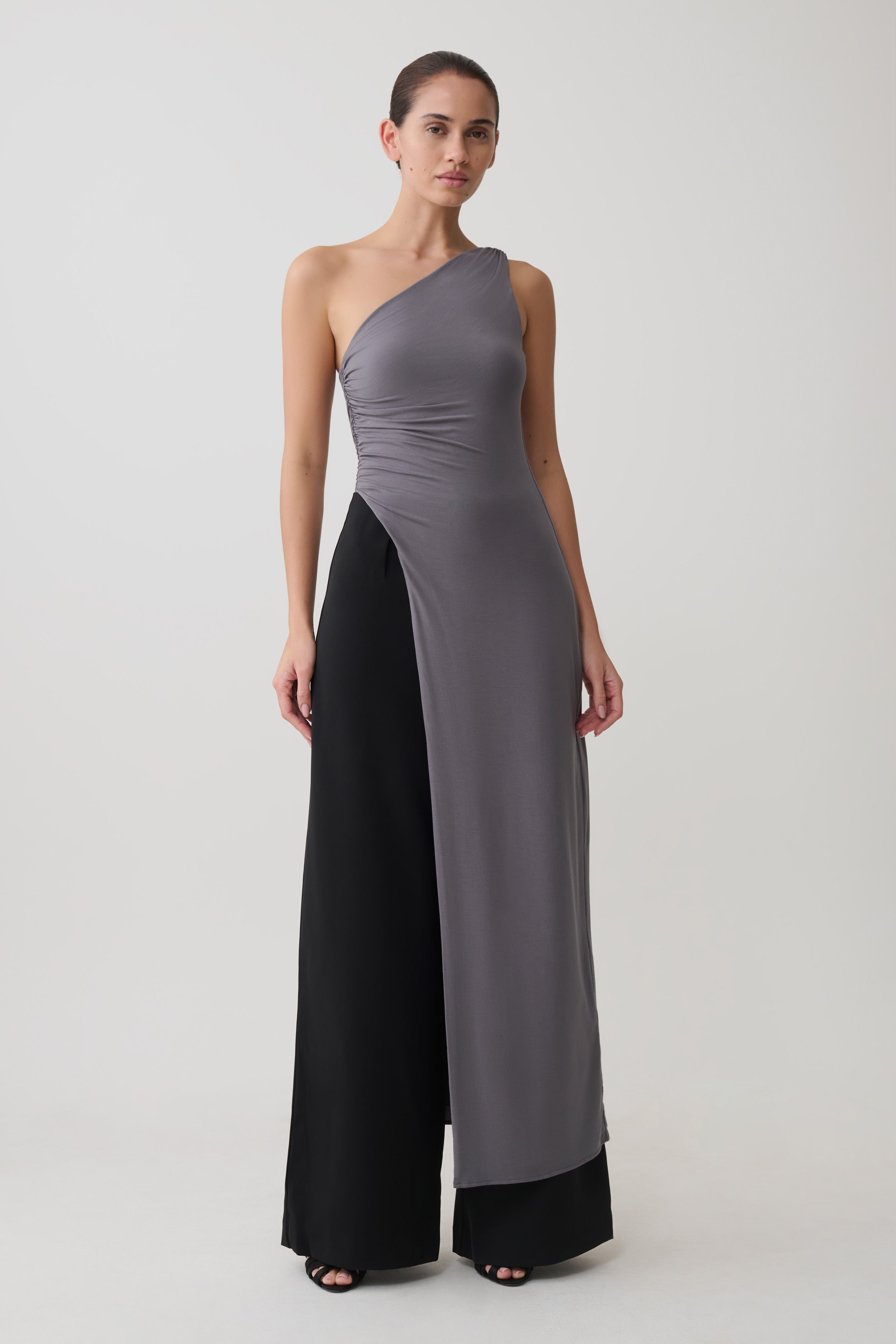 Coriona Long Line Top With Front Cut Out in Grey – Chic&Drifts