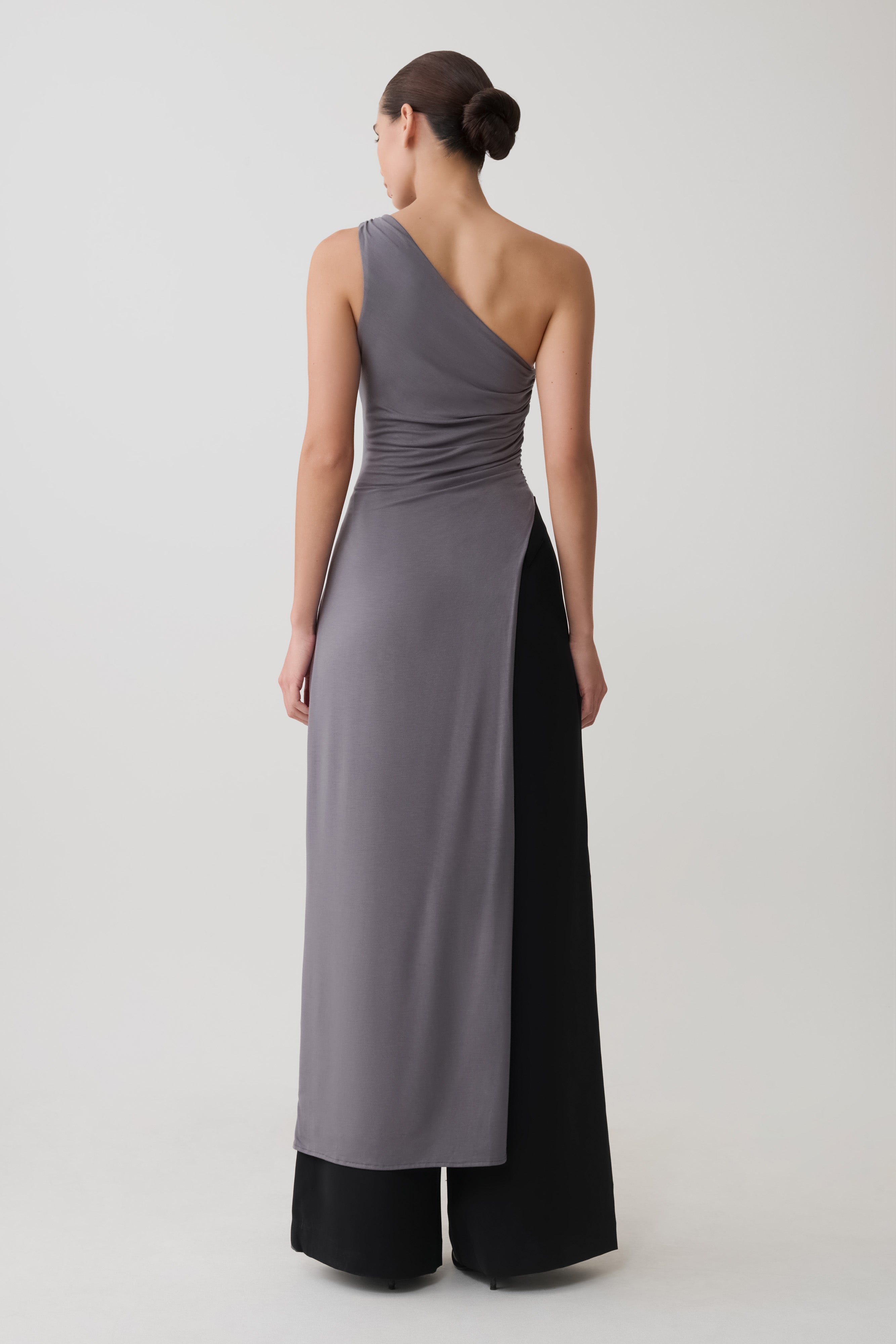 Coriona Long Line Top With Front Cut Out in Grey – Chic&Drifts
