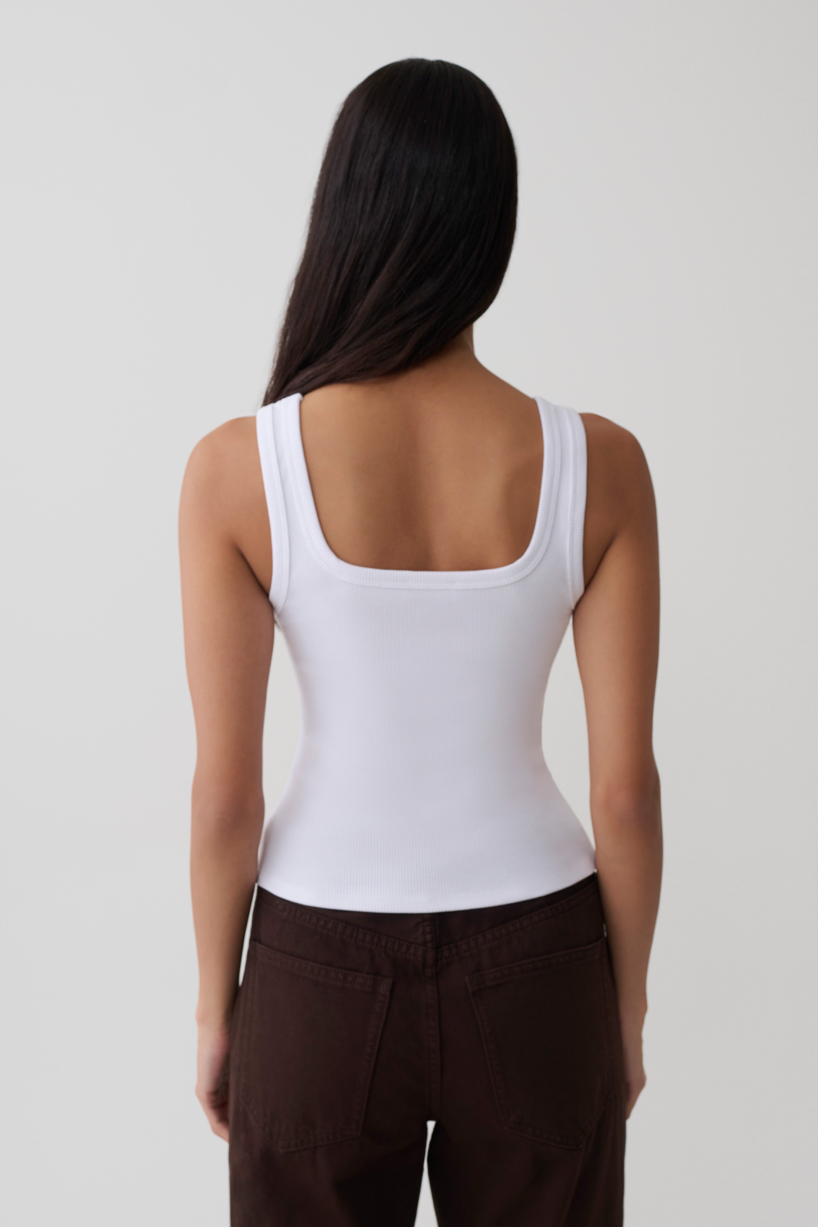 Ismay Square Neck Tank in White – Chic&Drifts