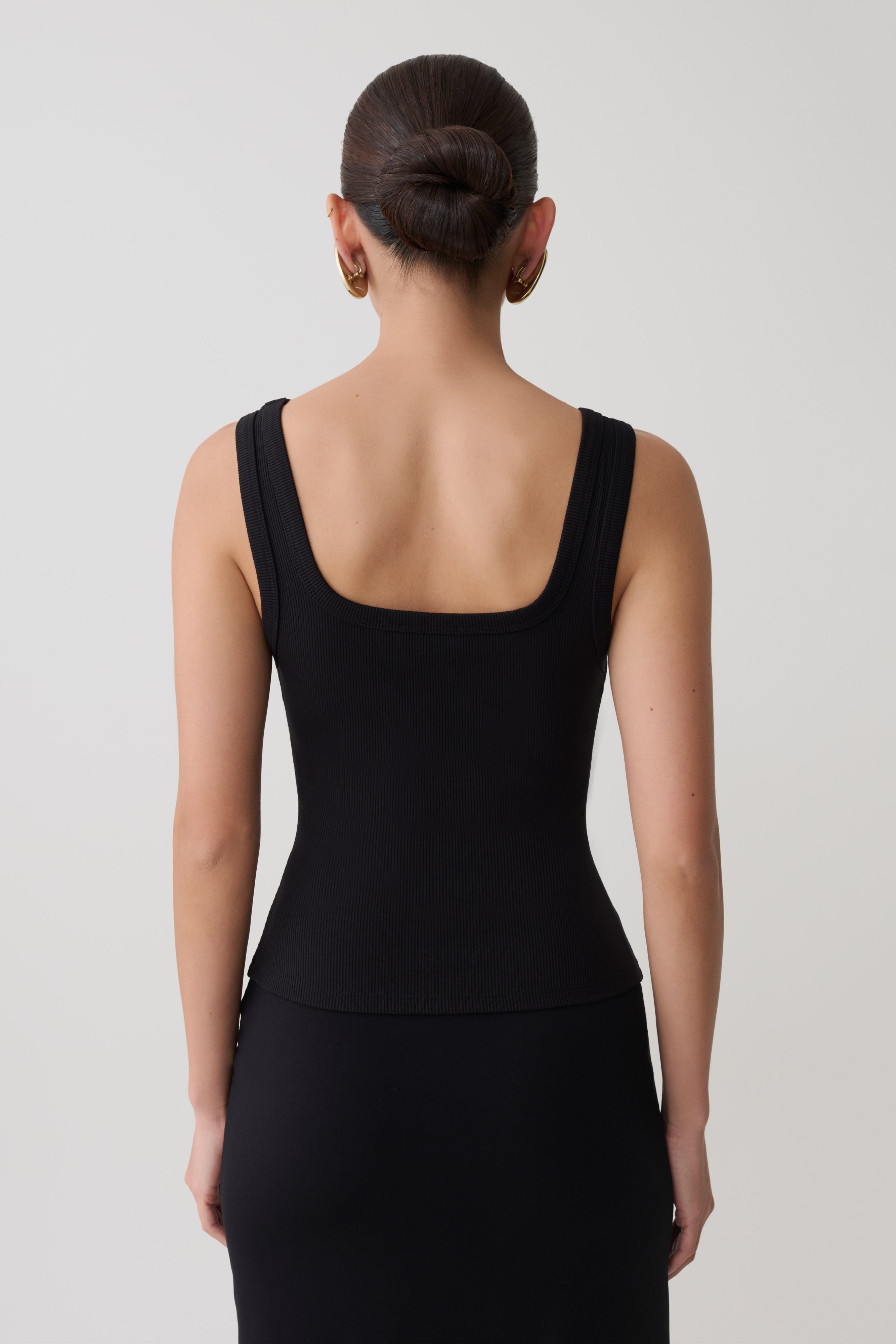 Ismay Square Neck Tank in Black – Chic&Drifts
