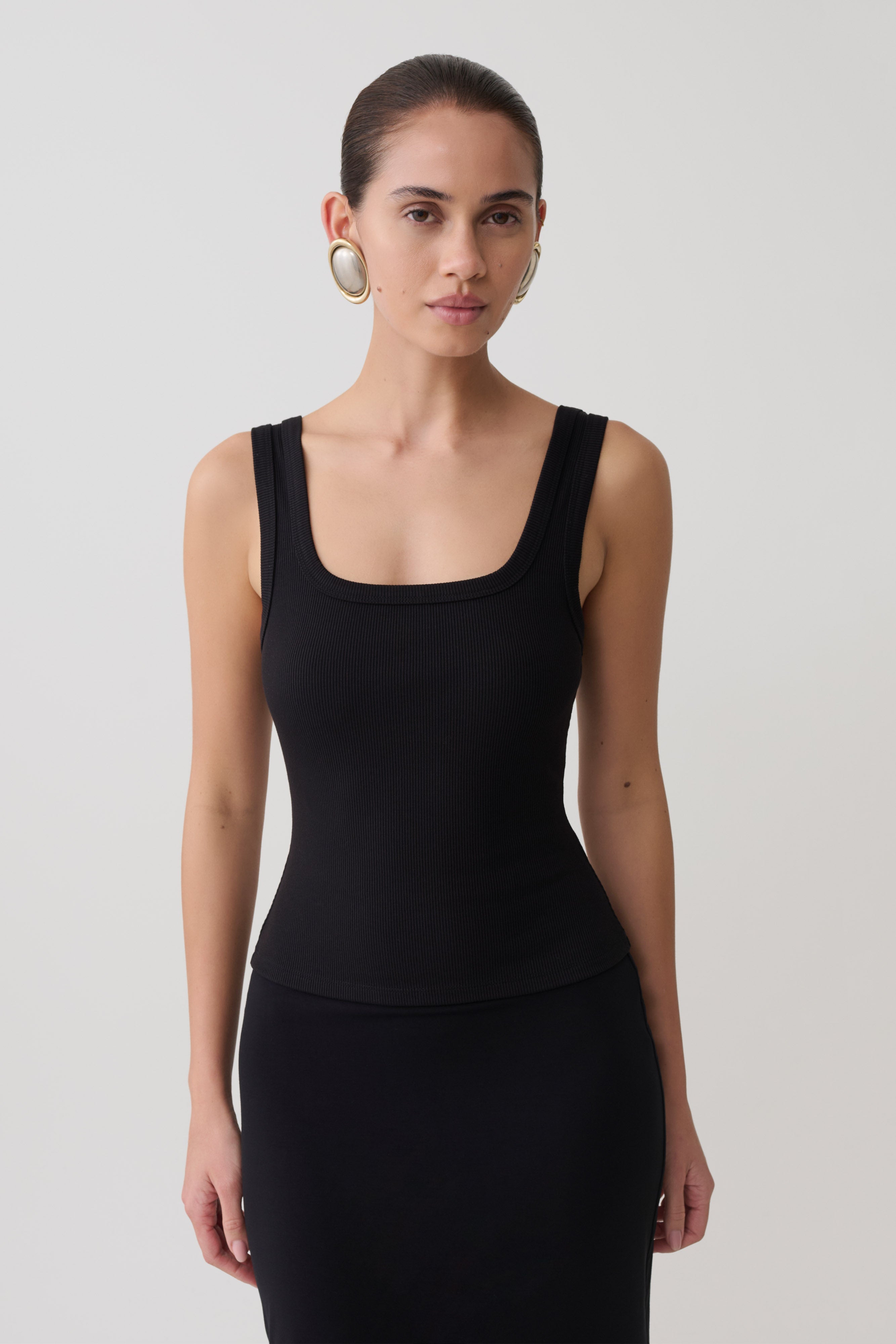 Ismay Square Neck Tank in Black – Chic&Drifts