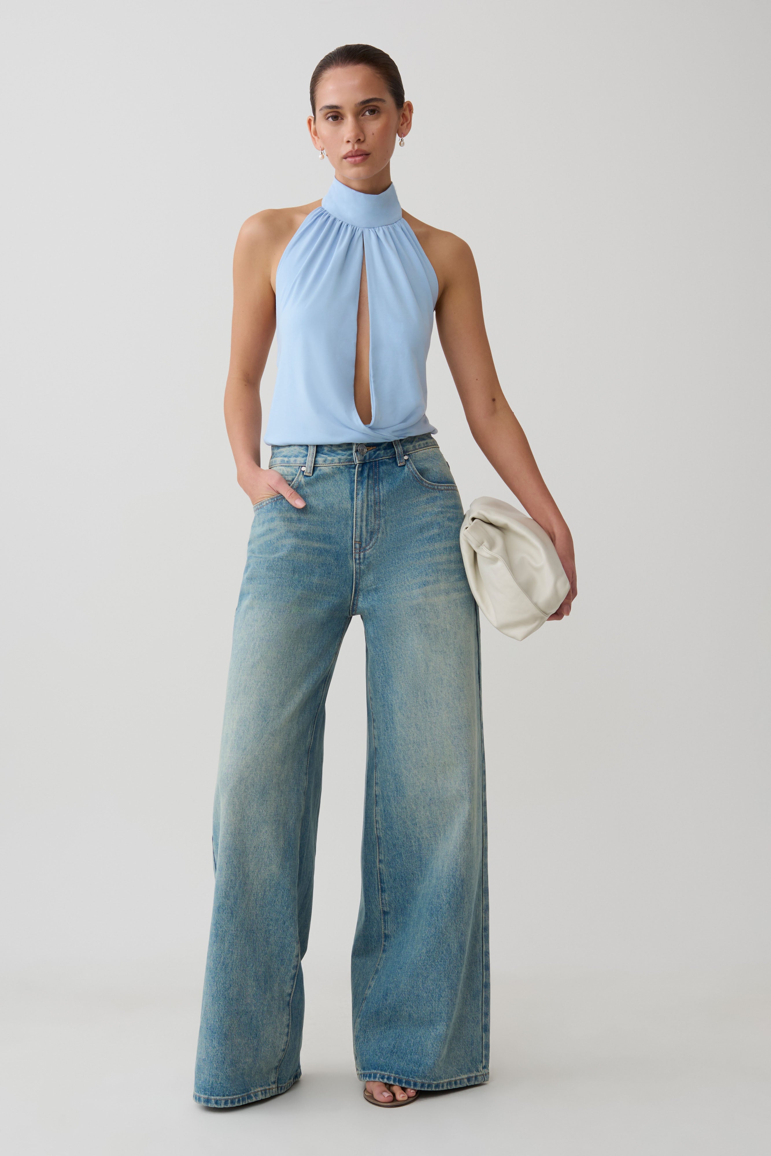 Maki Viscose Sleeveless Halter Top in Blue – Chic&Drifts