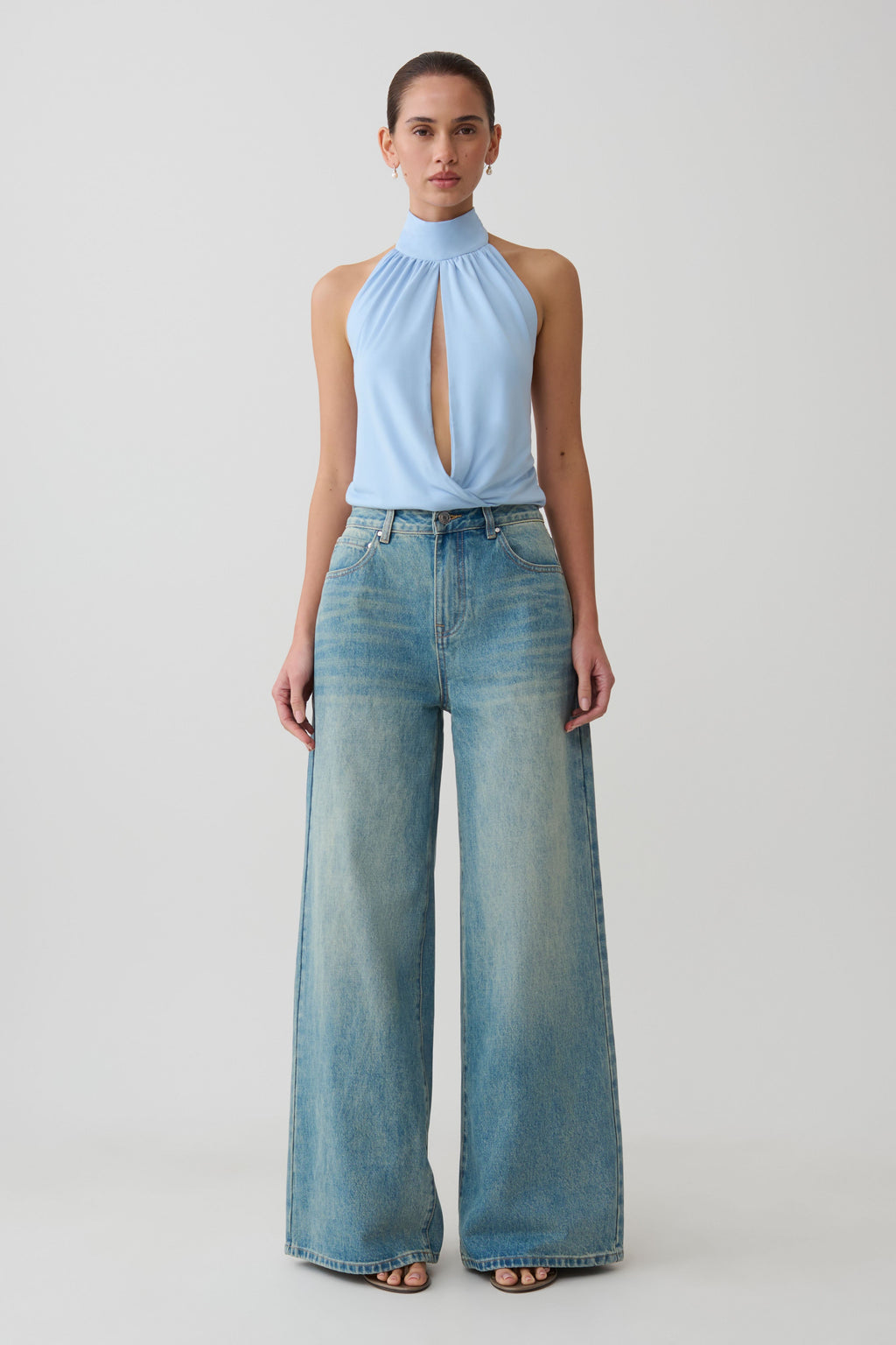 Maki Viscose Sleeveless Halter Top in Blue – Chic&Drifts