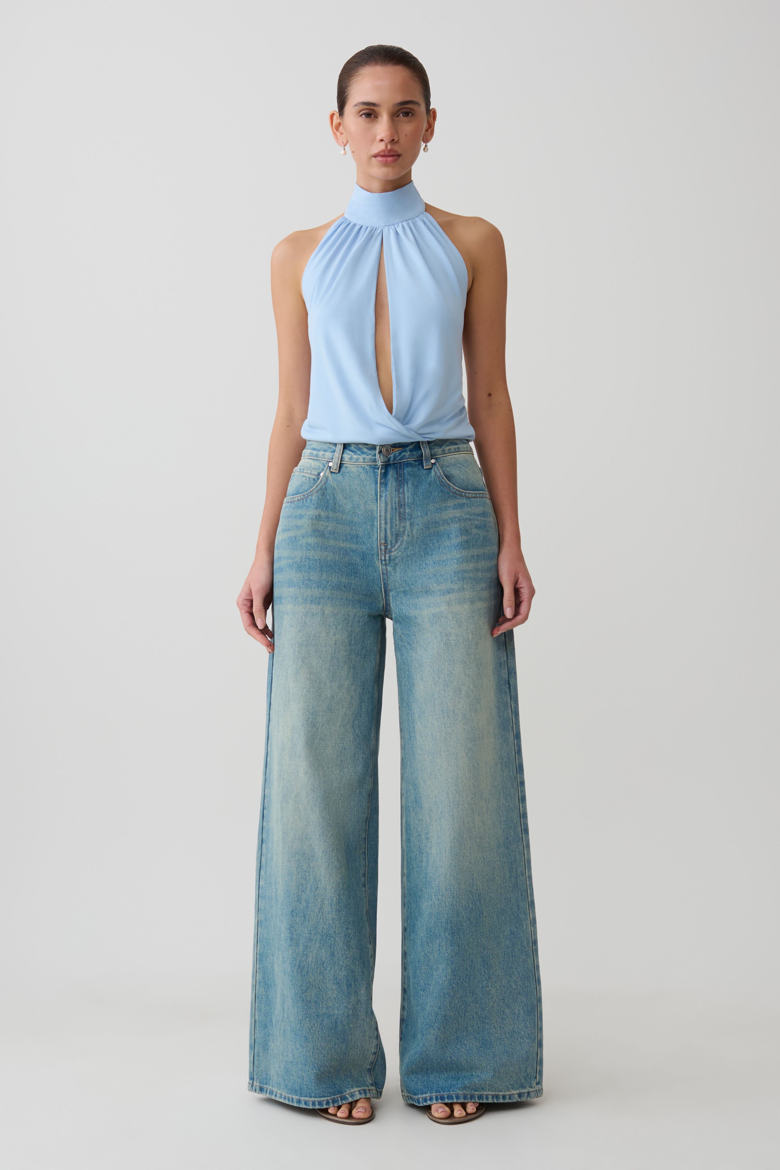 Maki Viscose Sleeveless Halter Top in Blue – Chic&Drifts