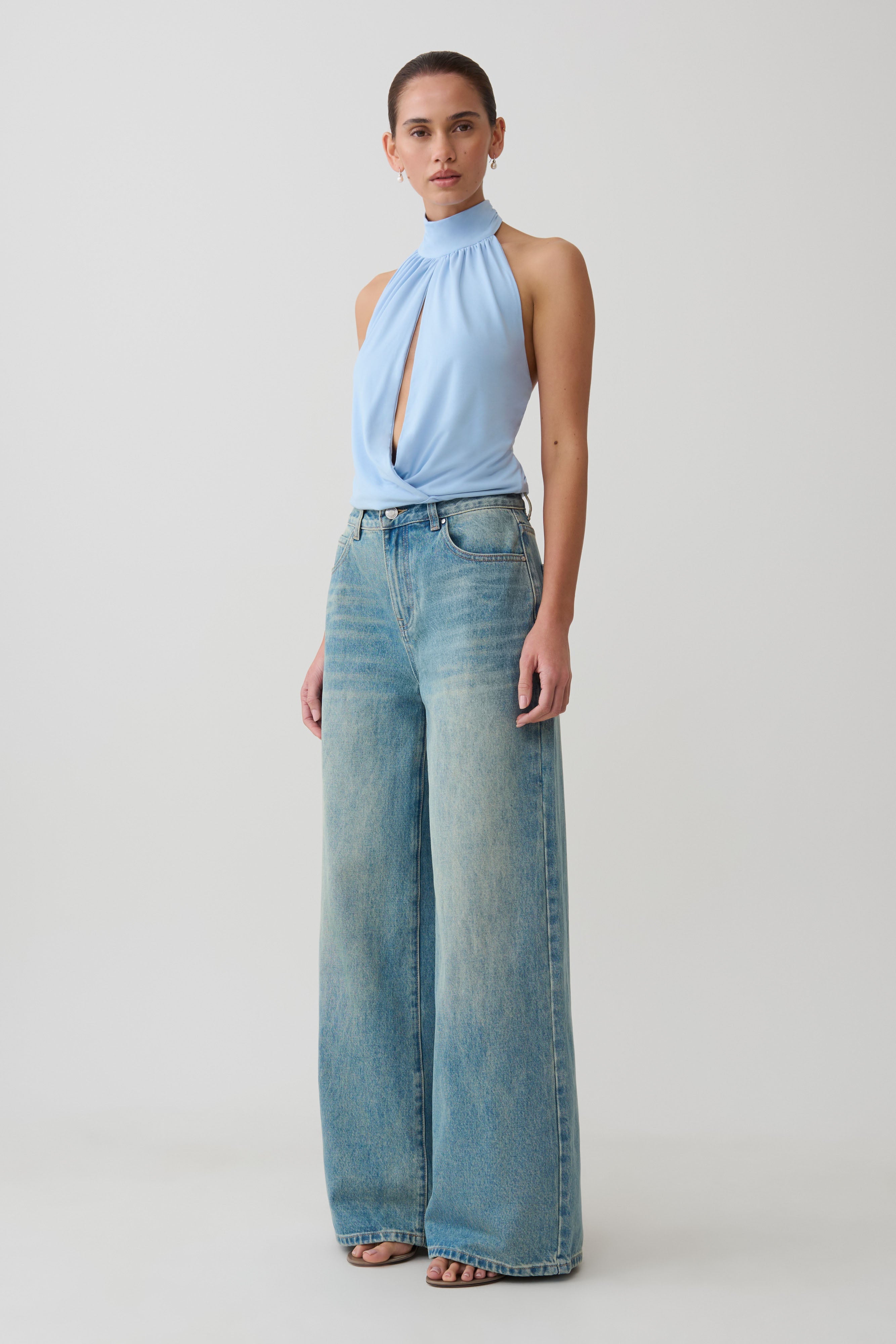 Maki Viscose Sleeveless Halter Top in Blue – Chic&Drifts