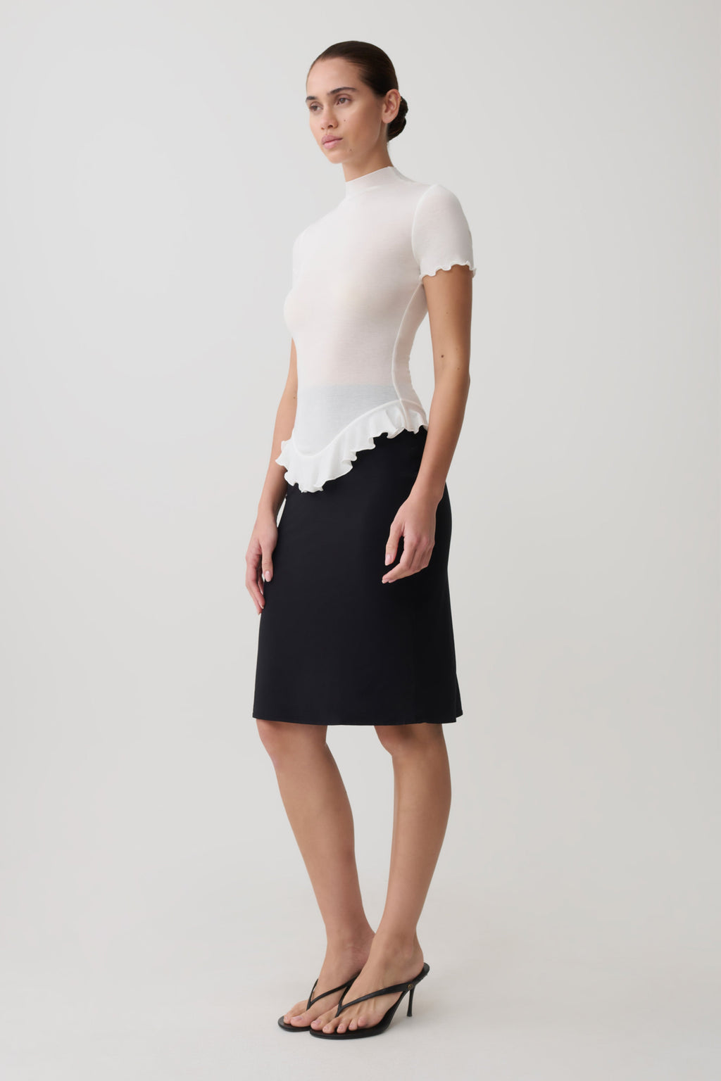 Nira Short Sleeve Ruffle Top in White – Chic&Drifts