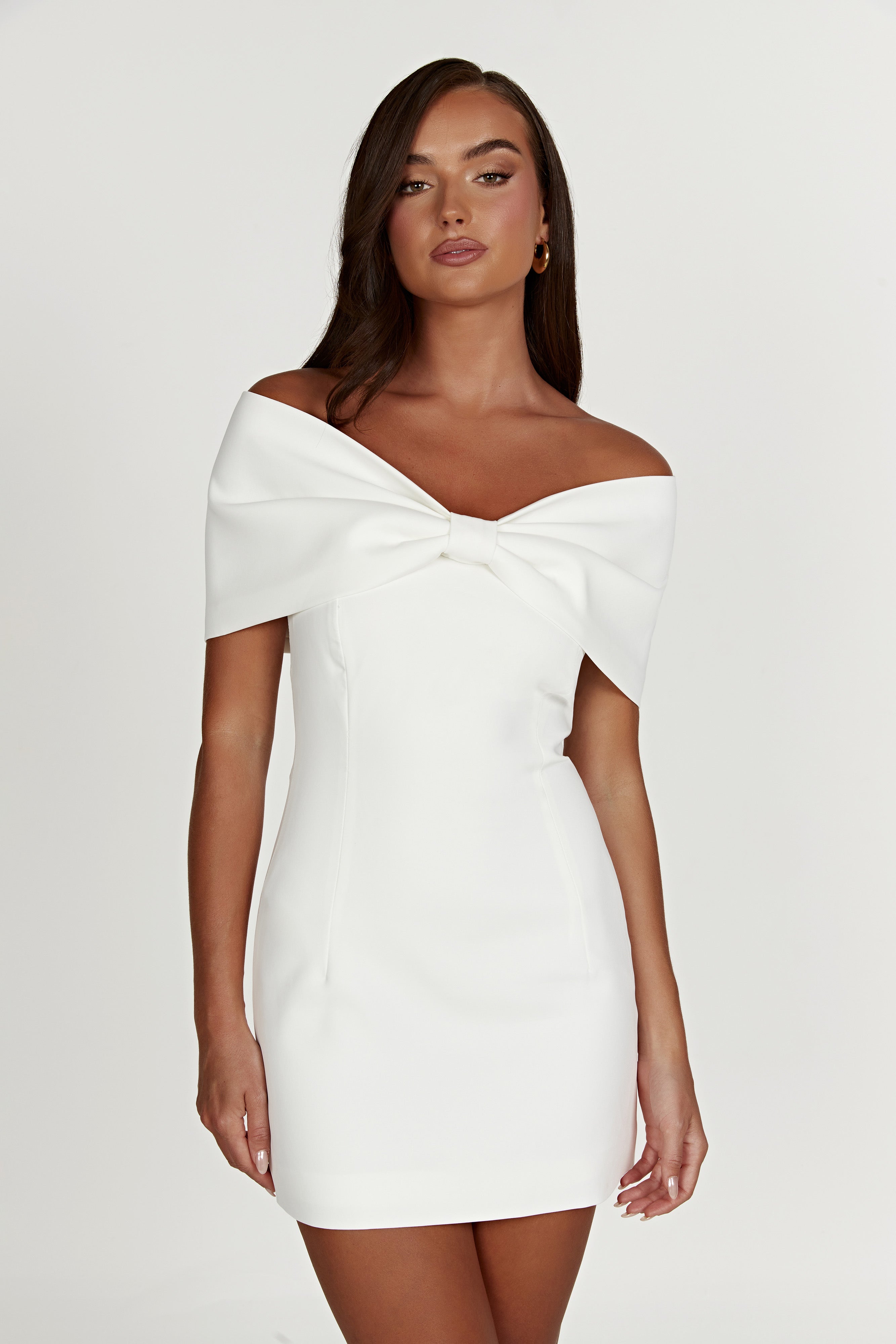 Gwyneth Off Shoulder Bow Mini Dress in White – Chic&Drifts