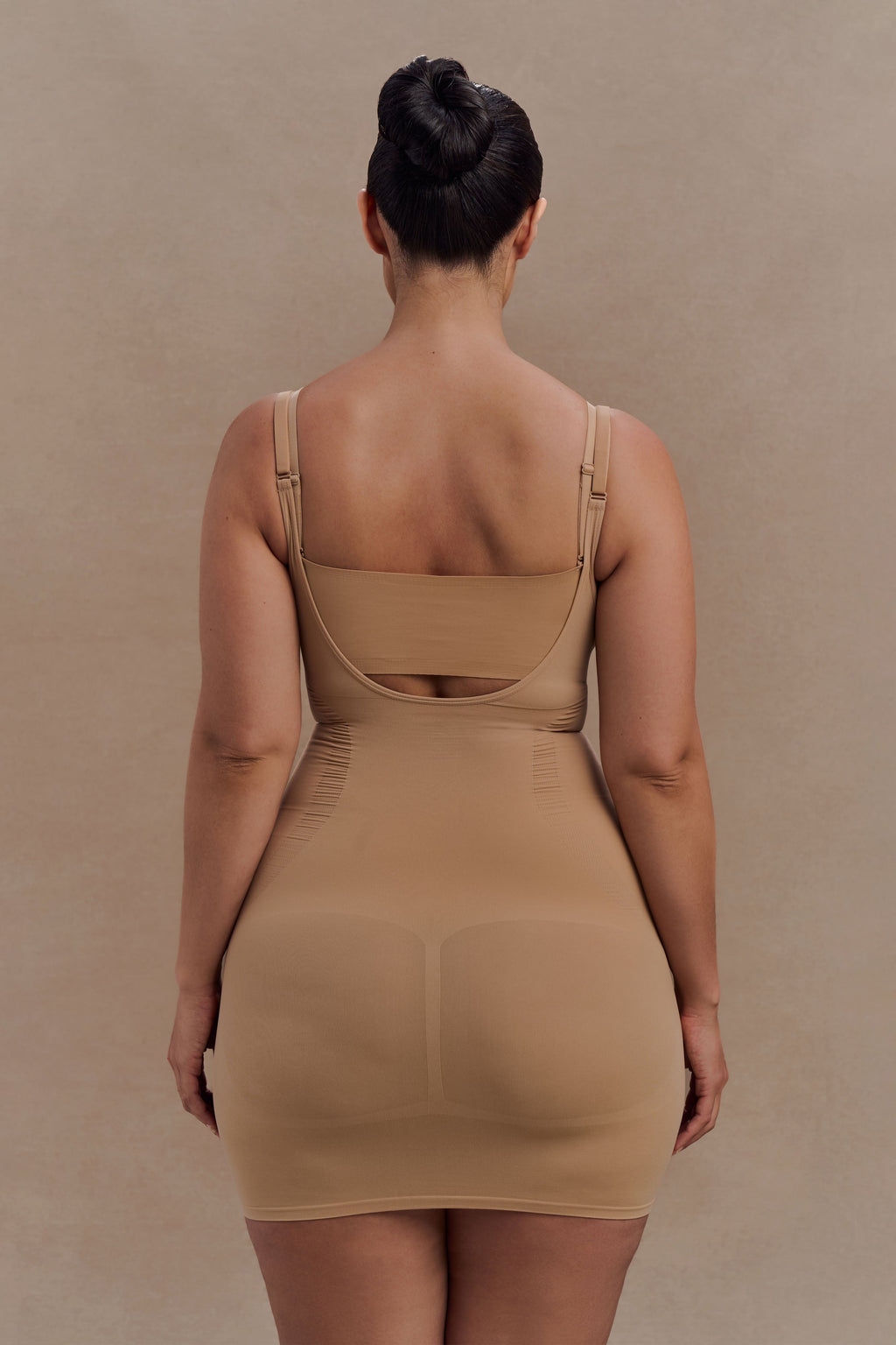 Jocelyn Backless Shapewear Mini Dress in Beige – Chic&Drifts