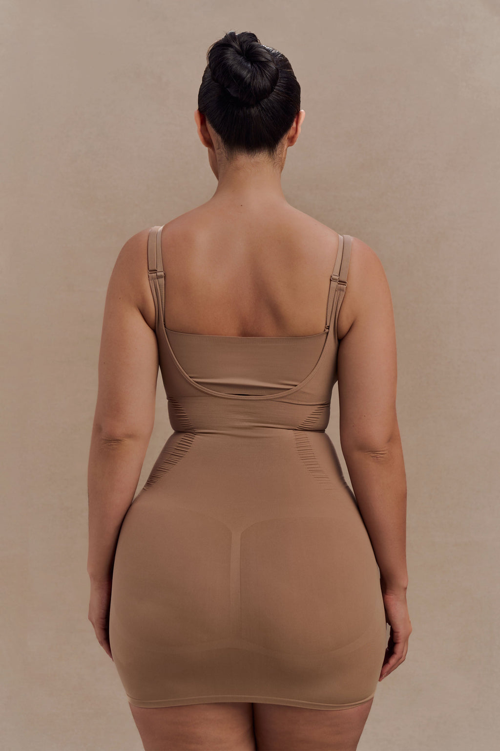 Jocelyn Backless Shapewear Mini Dress in Latte – Chic&Drifts