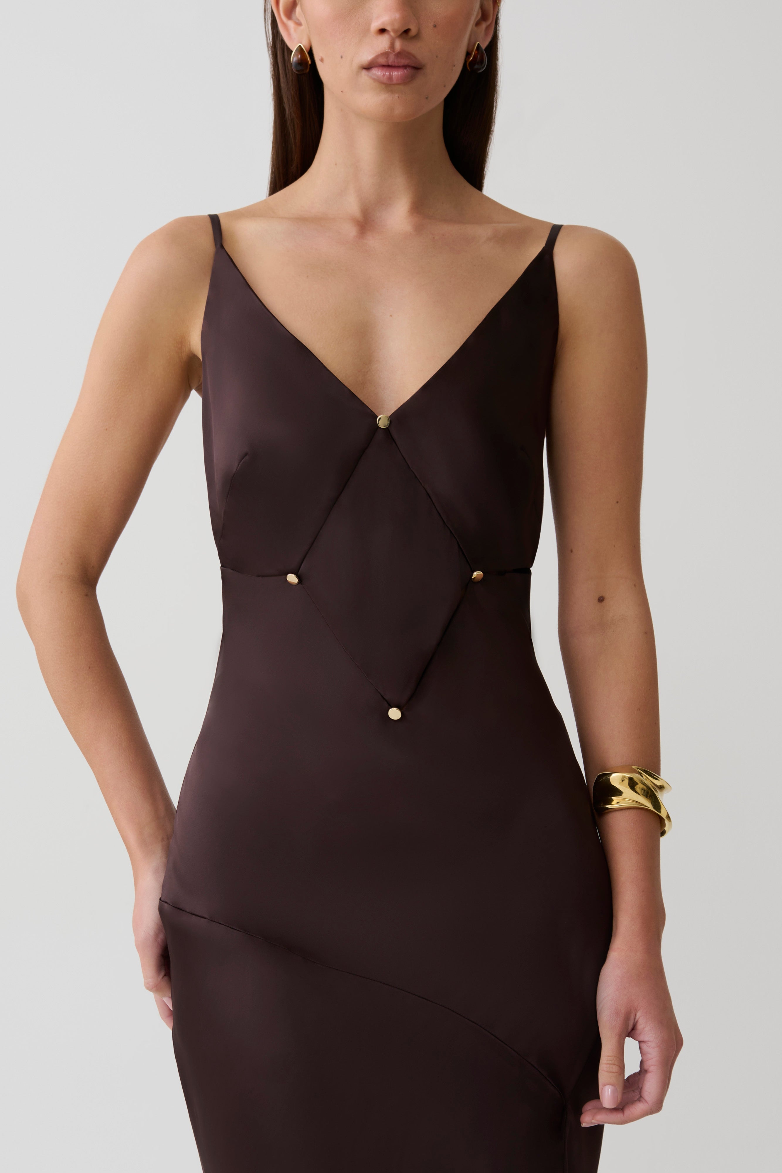 Maddison V Neck Satin Maxi Dress in Dark Chocolate – Chic&Drifts