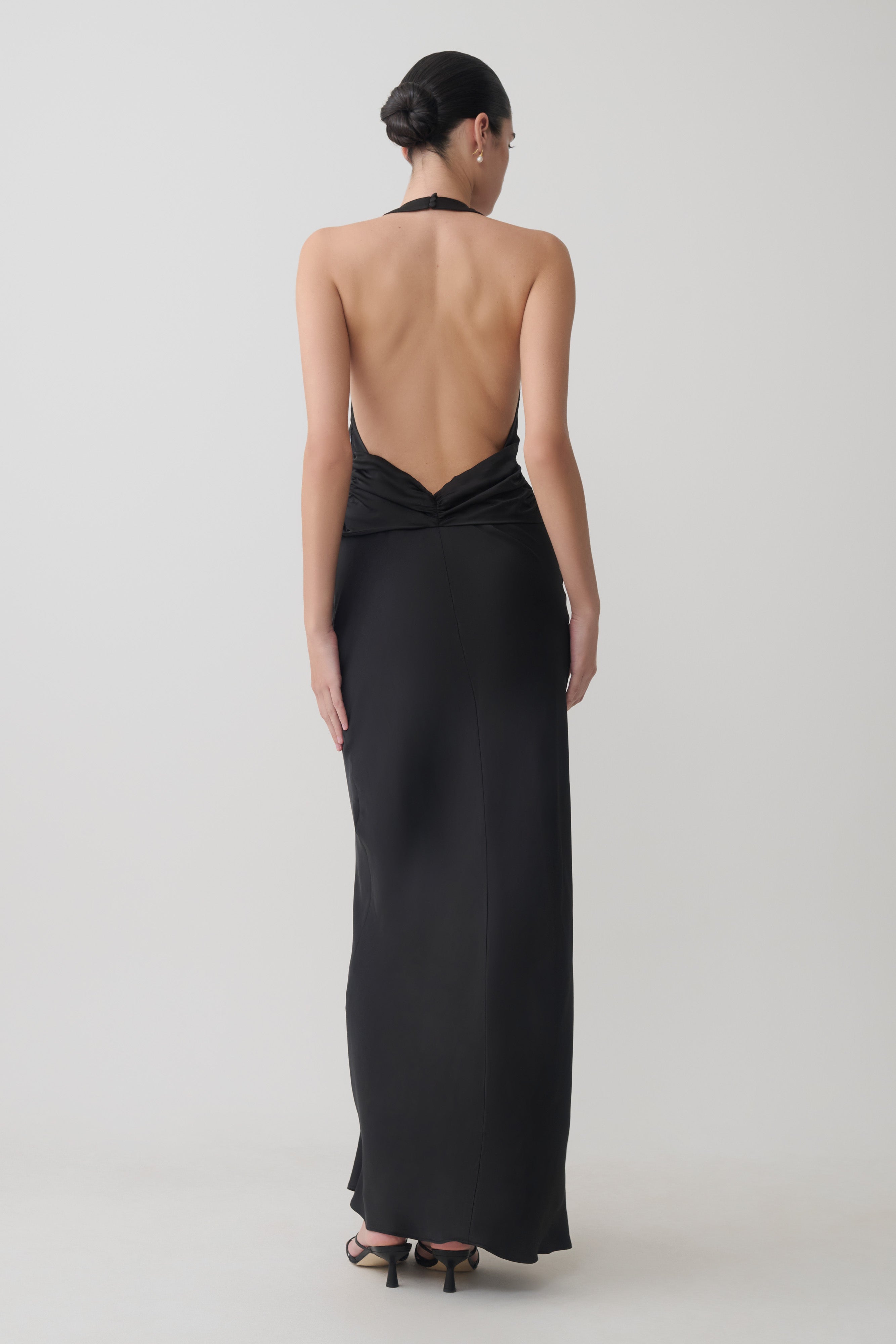 Rinna Satin Halter Maxi Dress in Black – Chic&Drifts