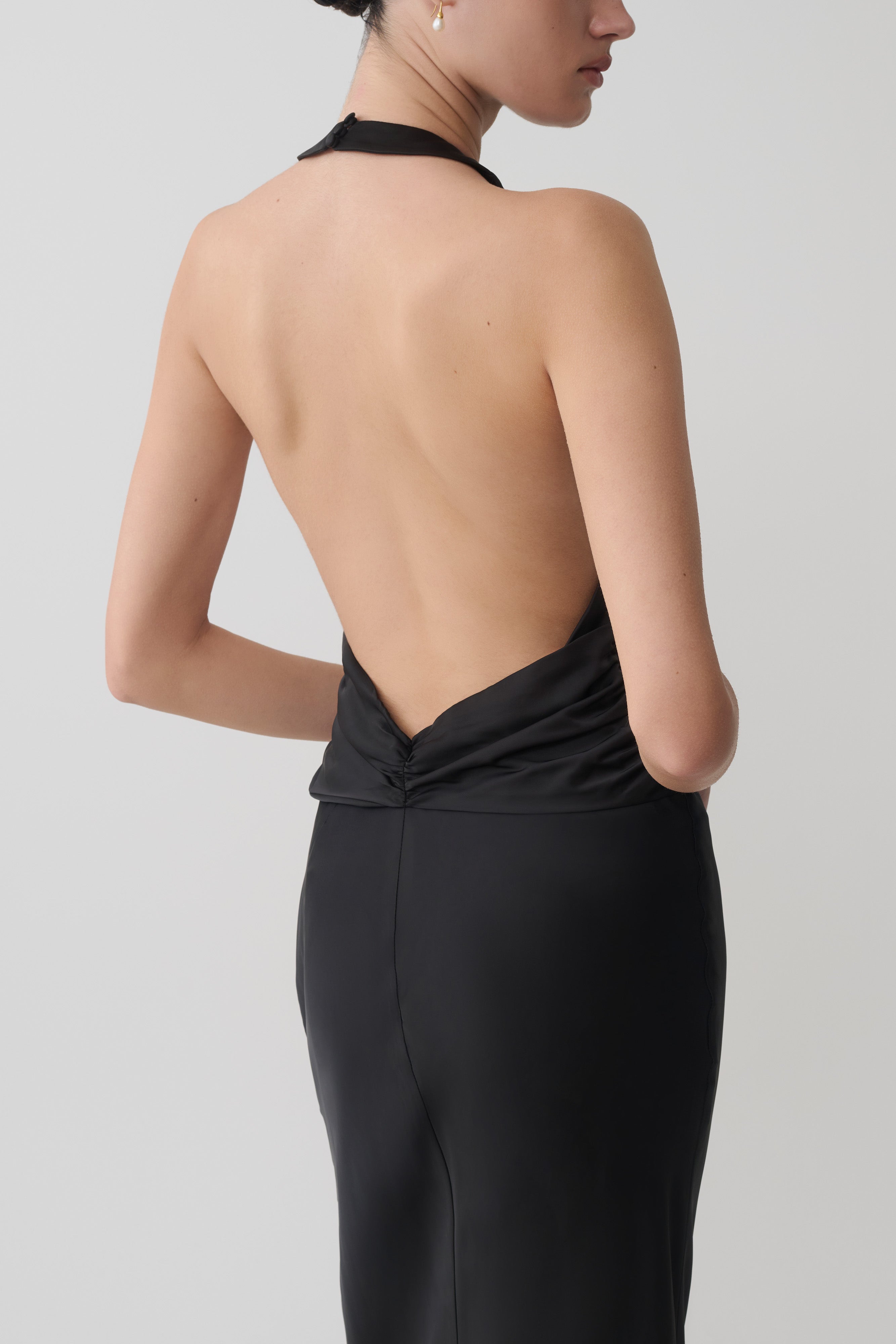 Rinna Satin Halter Maxi Dress in Black – Chic&Drifts
