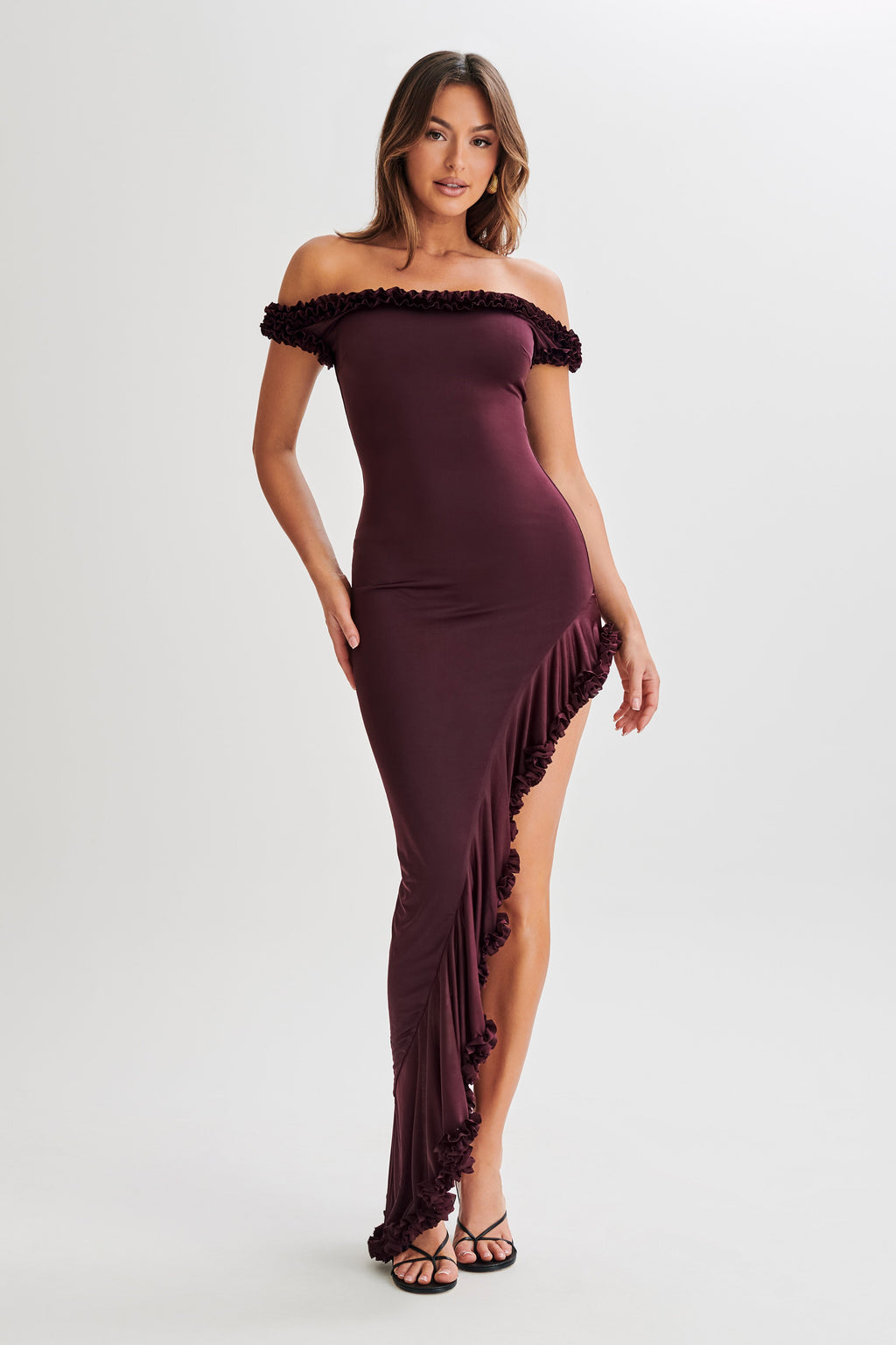 Arielle Off Shoulder Ruffle Midi Dress in Plum – Chic&Drifts