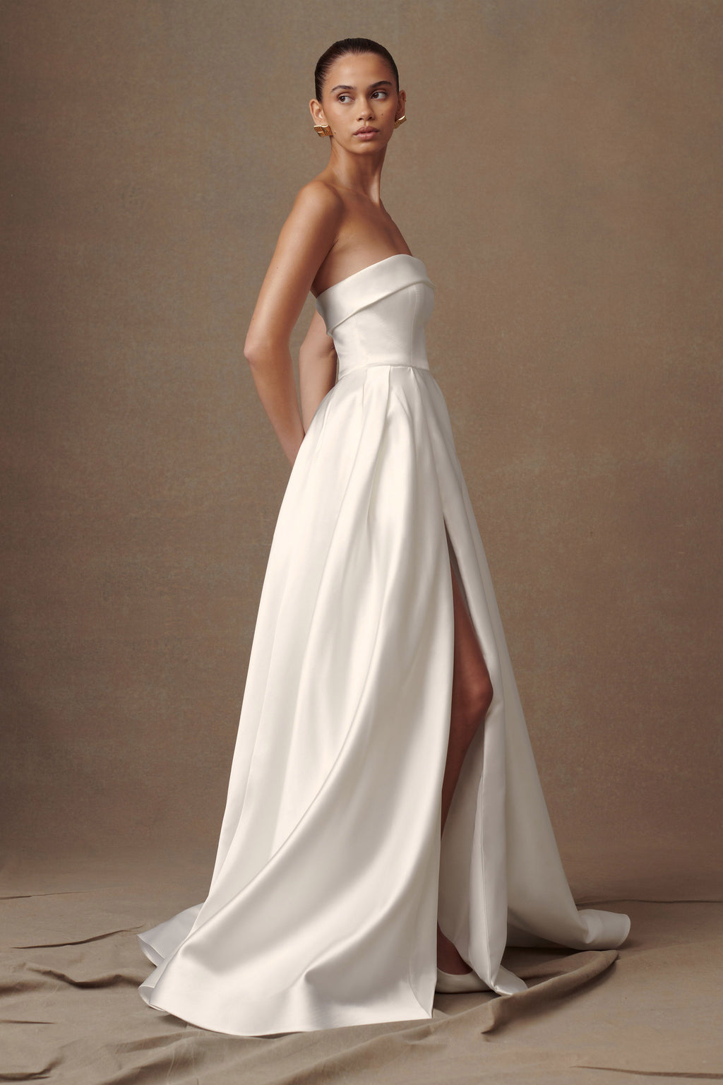 Eileen Strapless Wedding Gown in White – Chic&Drifts