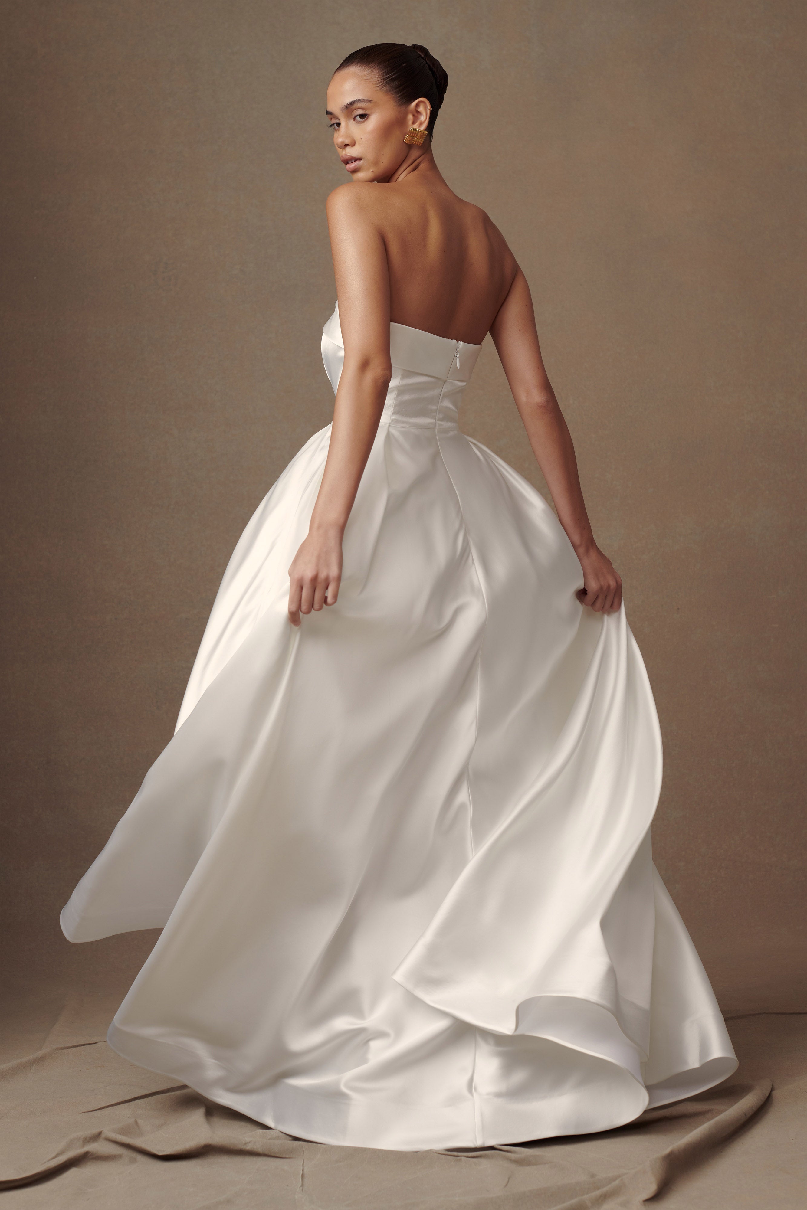 Eileen Strapless Wedding Gown in White – Chic&Drifts