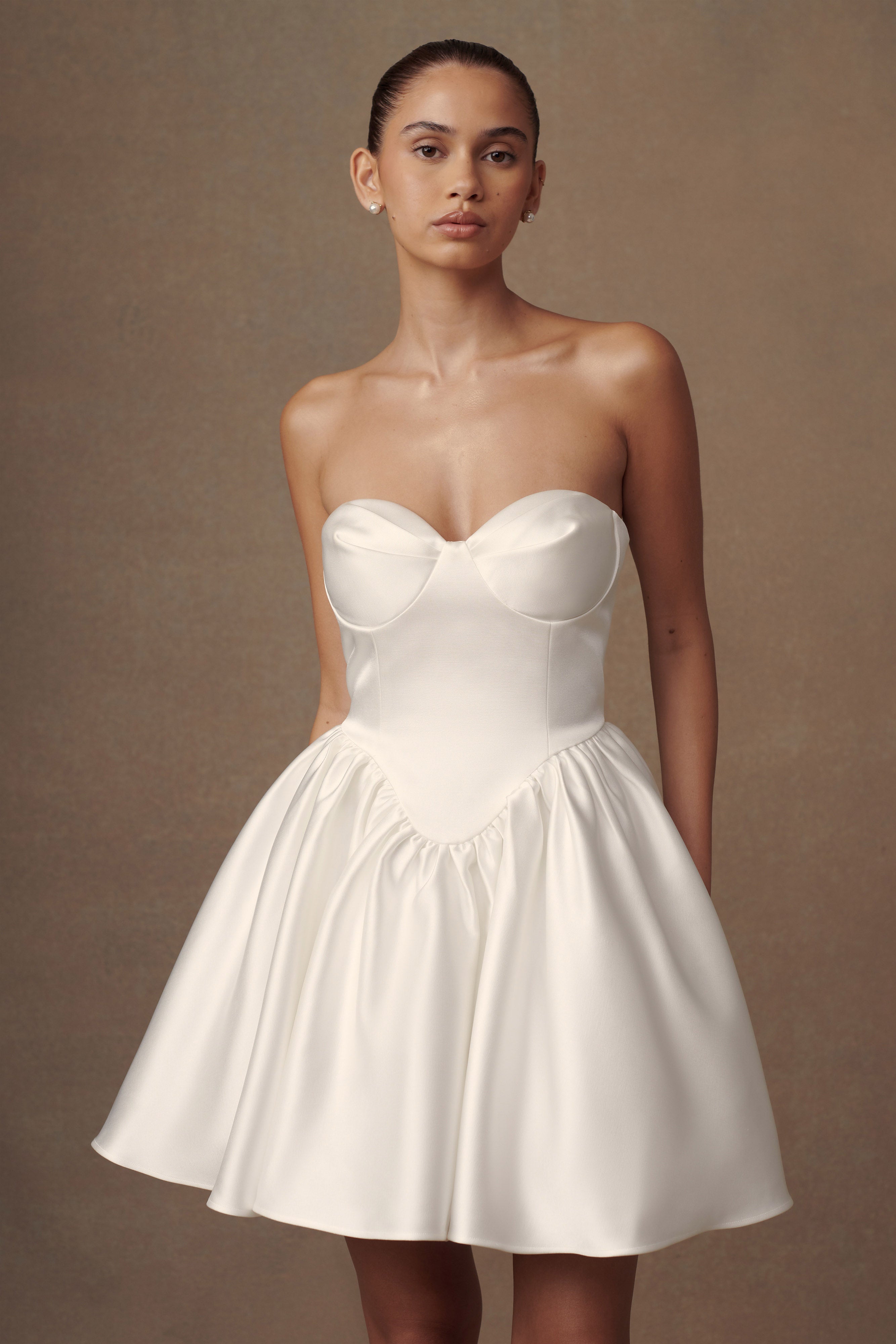 Hollie Structured Corset Mini Dress in White – Chic&Drifts