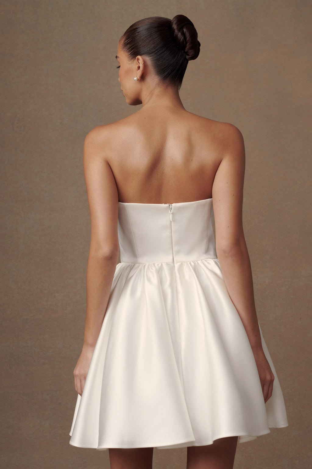 Hollie Structured Corset Mini Dress in White – Chic&Drifts