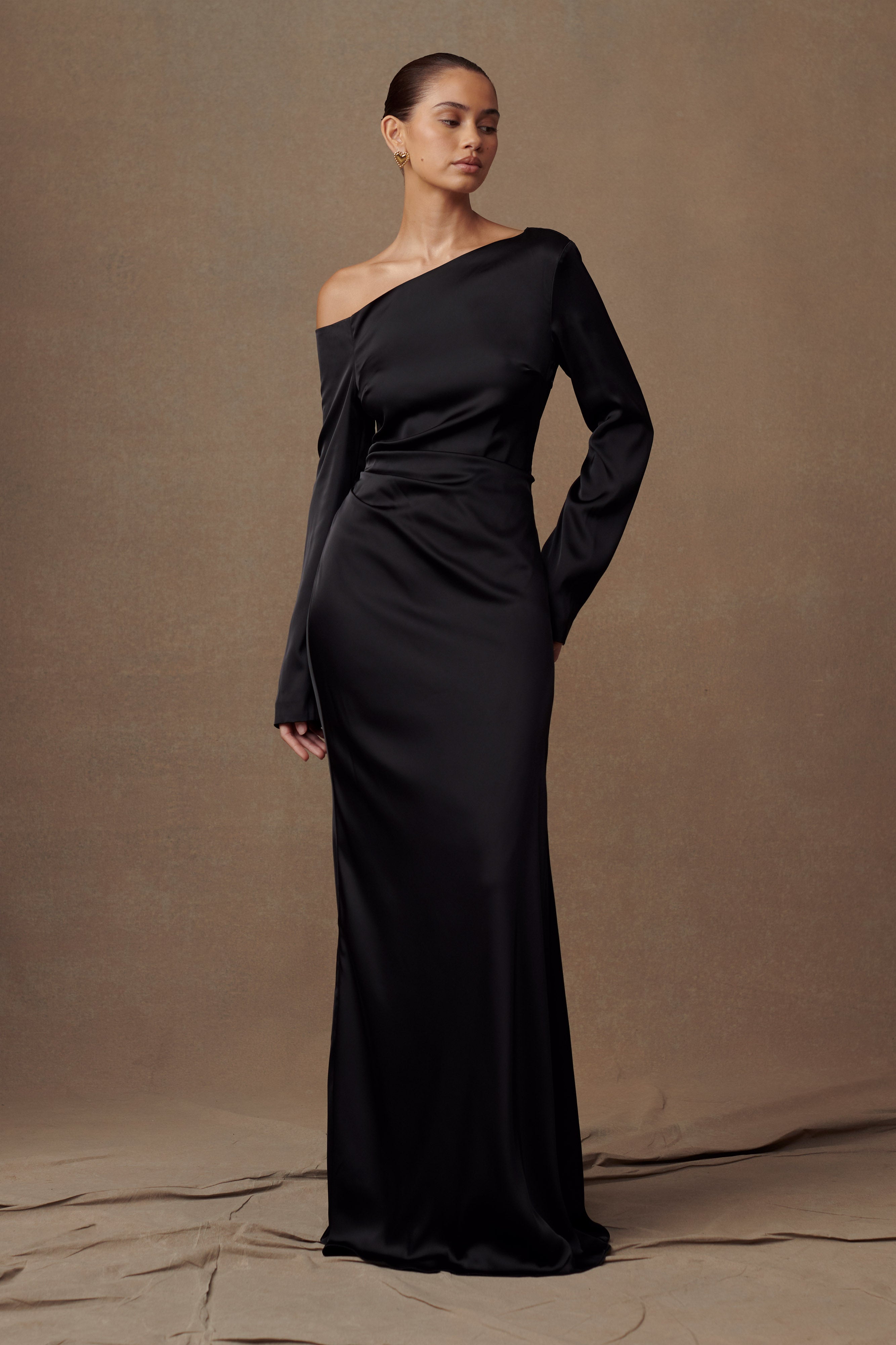 Avery Long Sleeve Maxi Dress in Black – Chic&Drifts