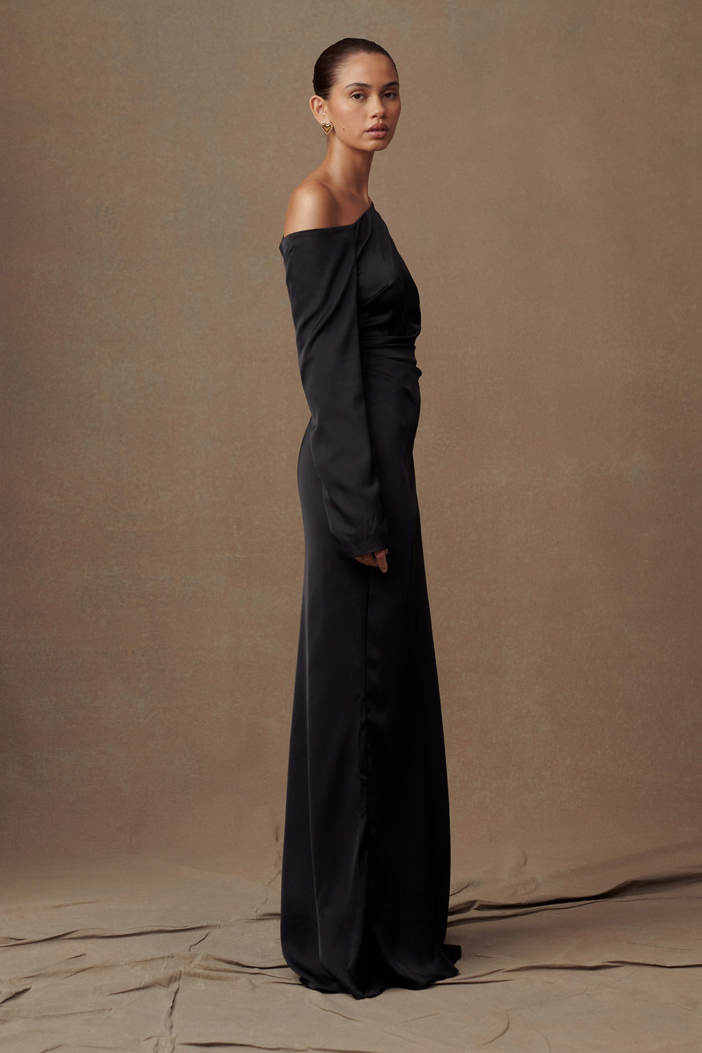 Avery Long Sleeve Maxi Dress in Black – Chic&Drifts