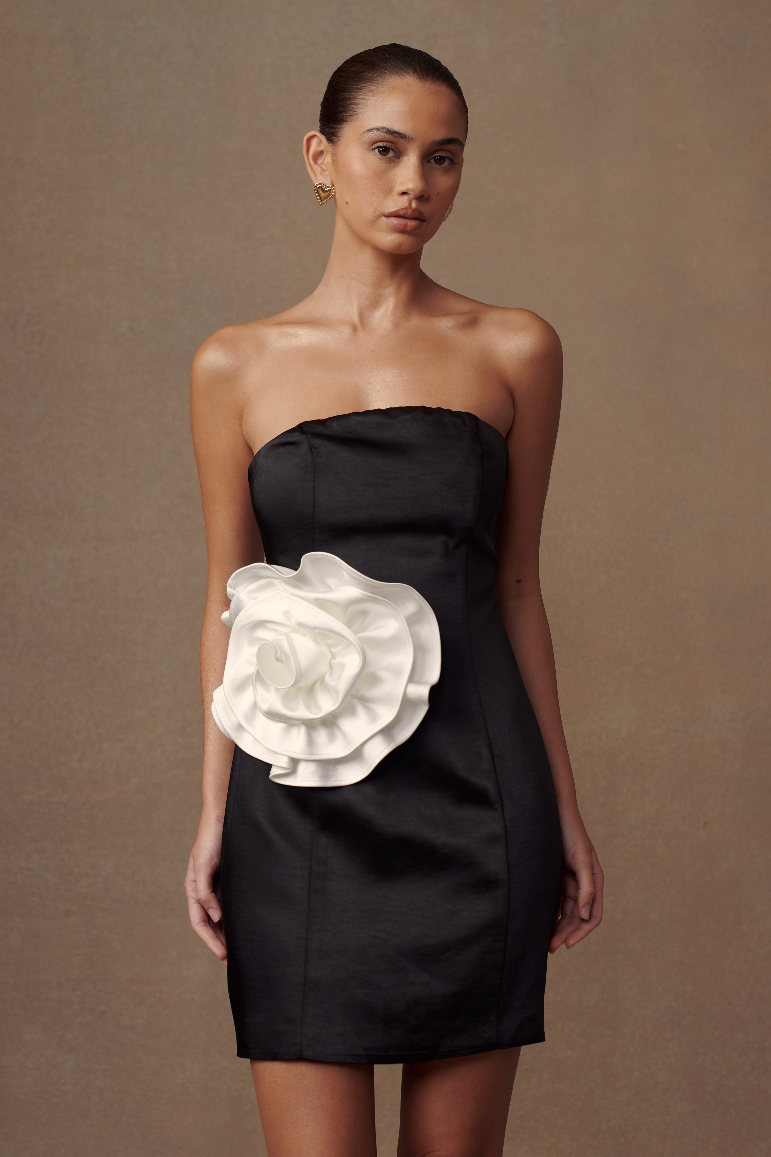 Bernadette Strapless Rose Mini Dress in Black – Chic&Drifts