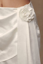 Margot Rose Mini Skirt in White – Chic&Drifts