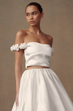 Karrie Cropped Satin Rose Bodice in White – Chic&Drifts
