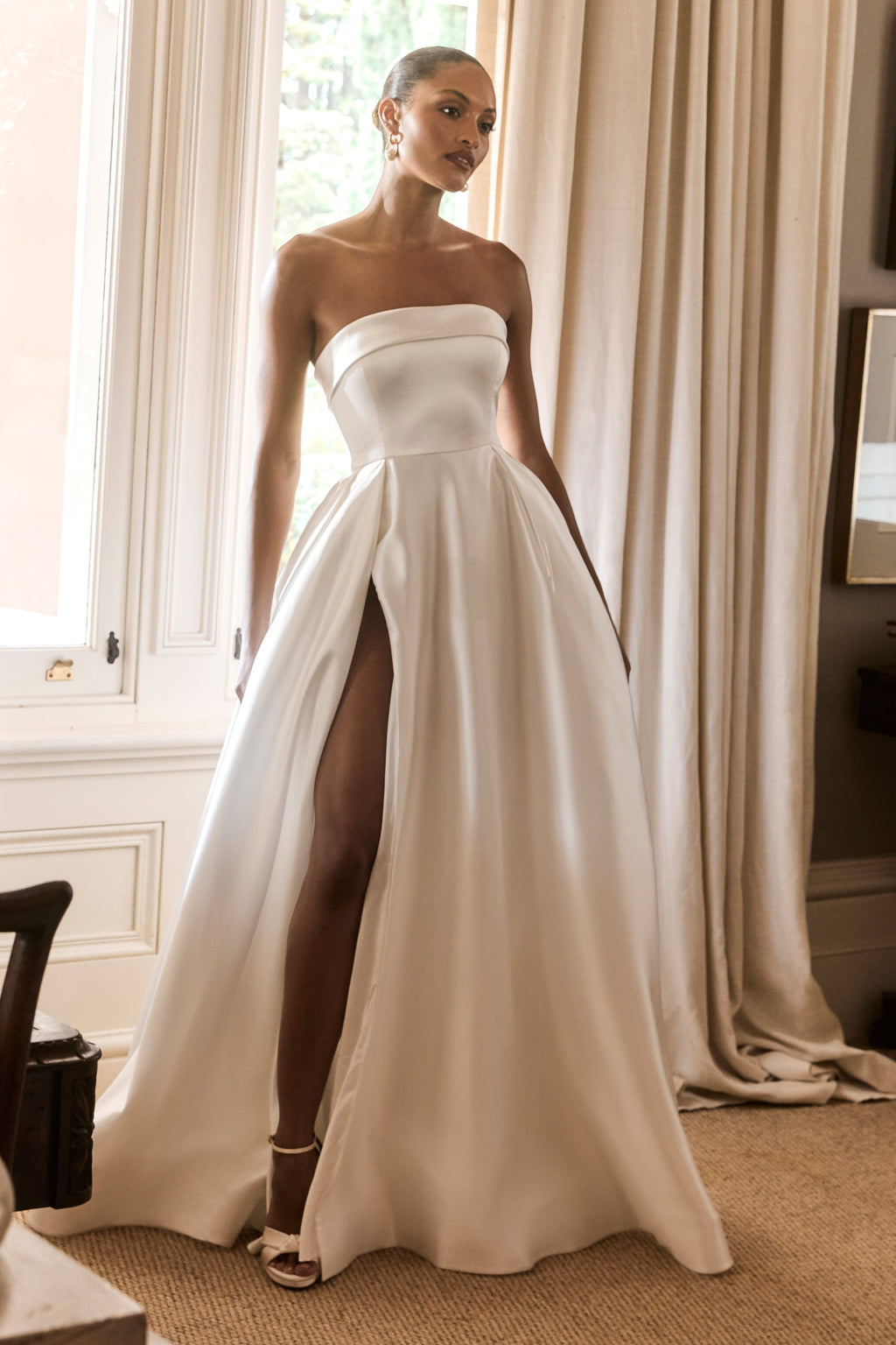 Eileen Strapless Wedding Gown in White – Chic&Drifts