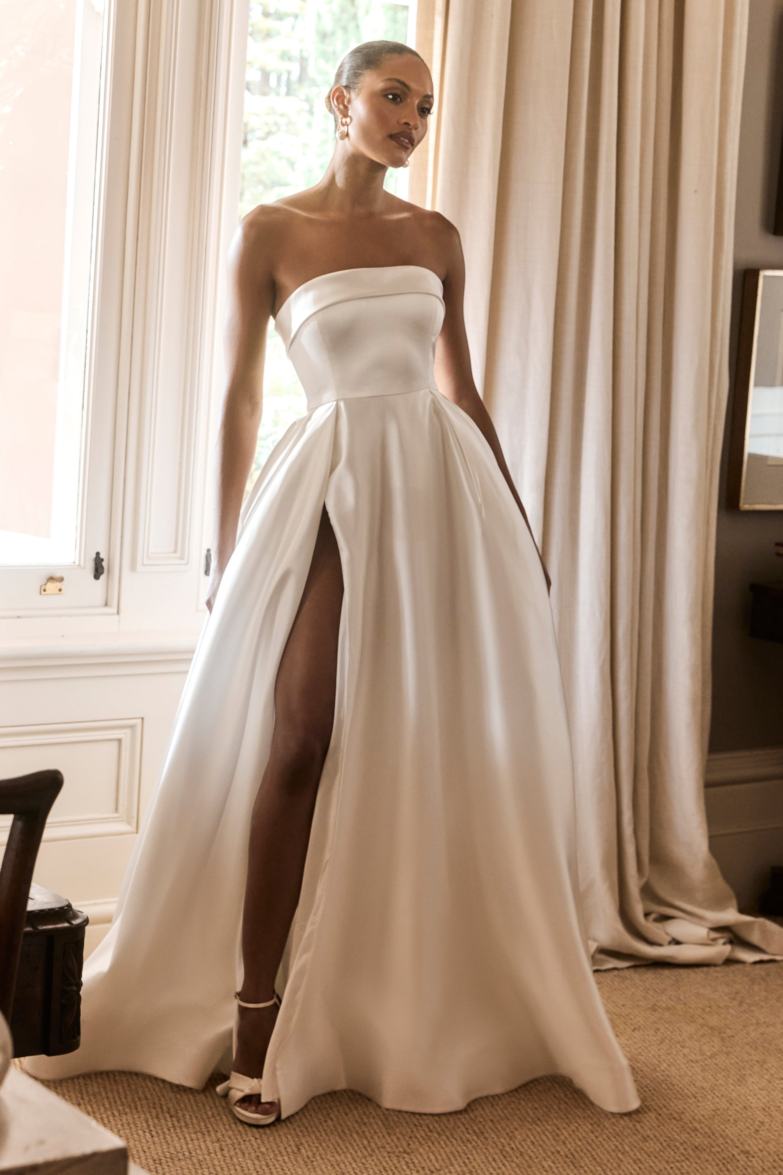 Eileen Strapless Wedding Gown in White – Chic&Drifts