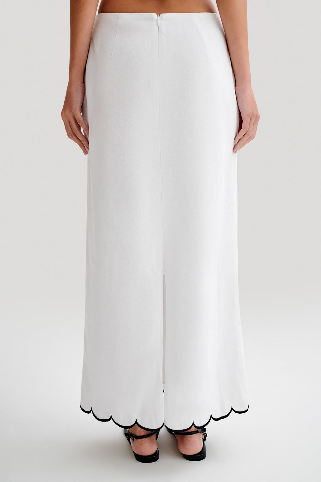 Alessio Scalloped Midi Skirt in Ivory – Chic&Drifts