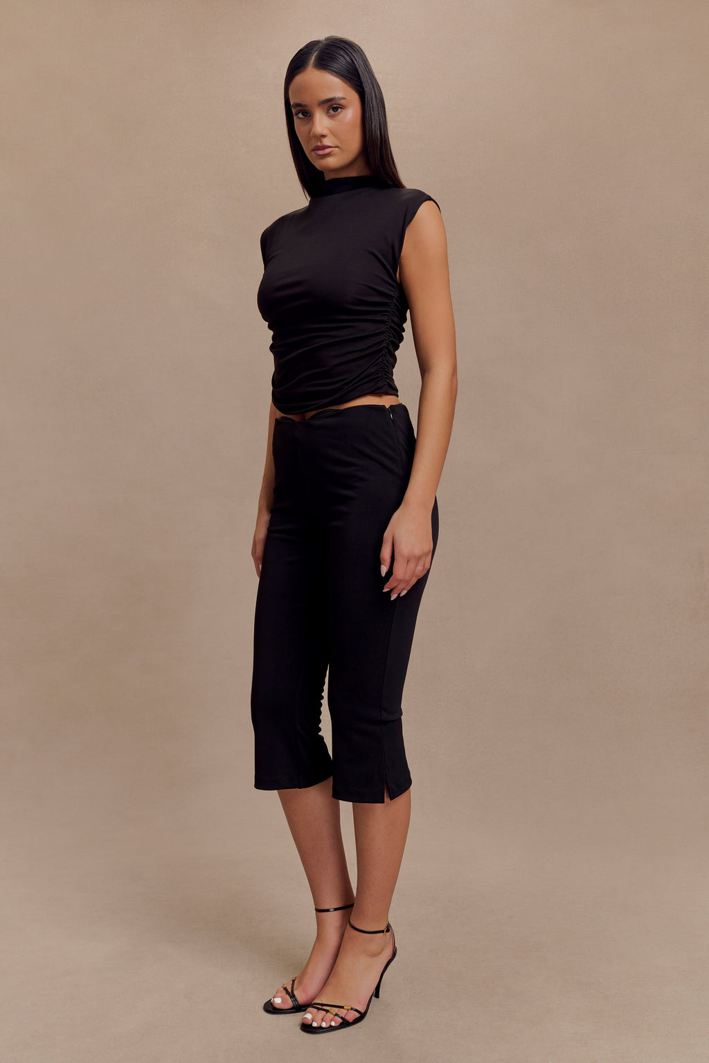 Ellia High Neck Sleeveless Top in Black – Chic&Drifts