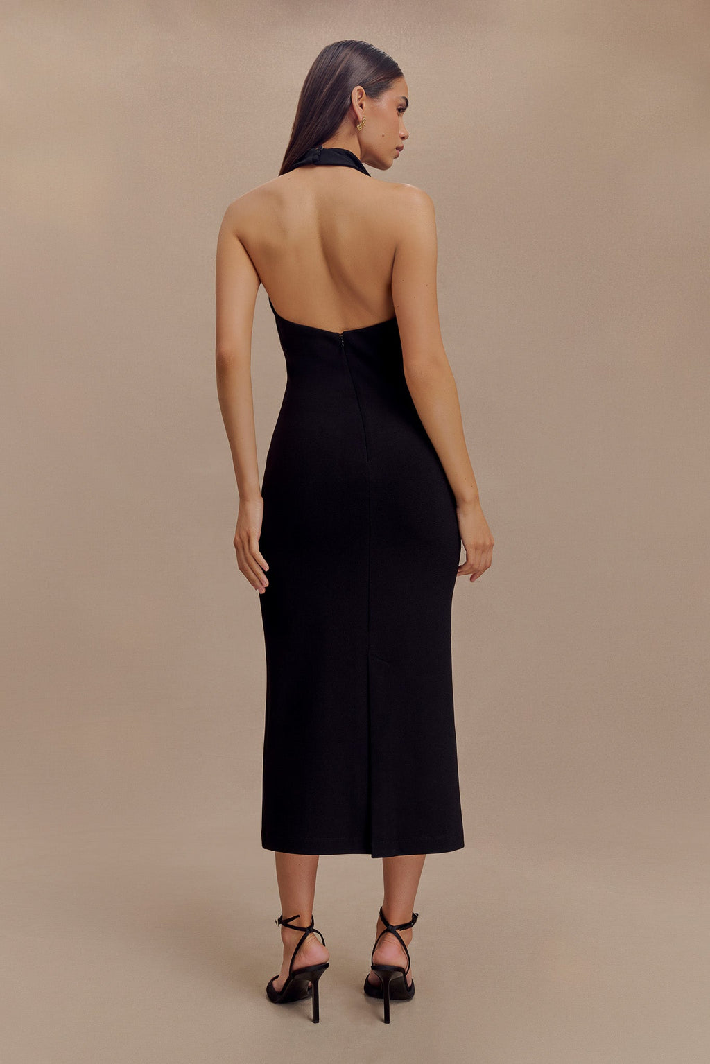 Annita Crepe Halter Midi Dress in Black – Chic&Drifts