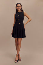 Mackenzie Sleeveless Pleated Mini Dress in Black – Chic&Drifts
